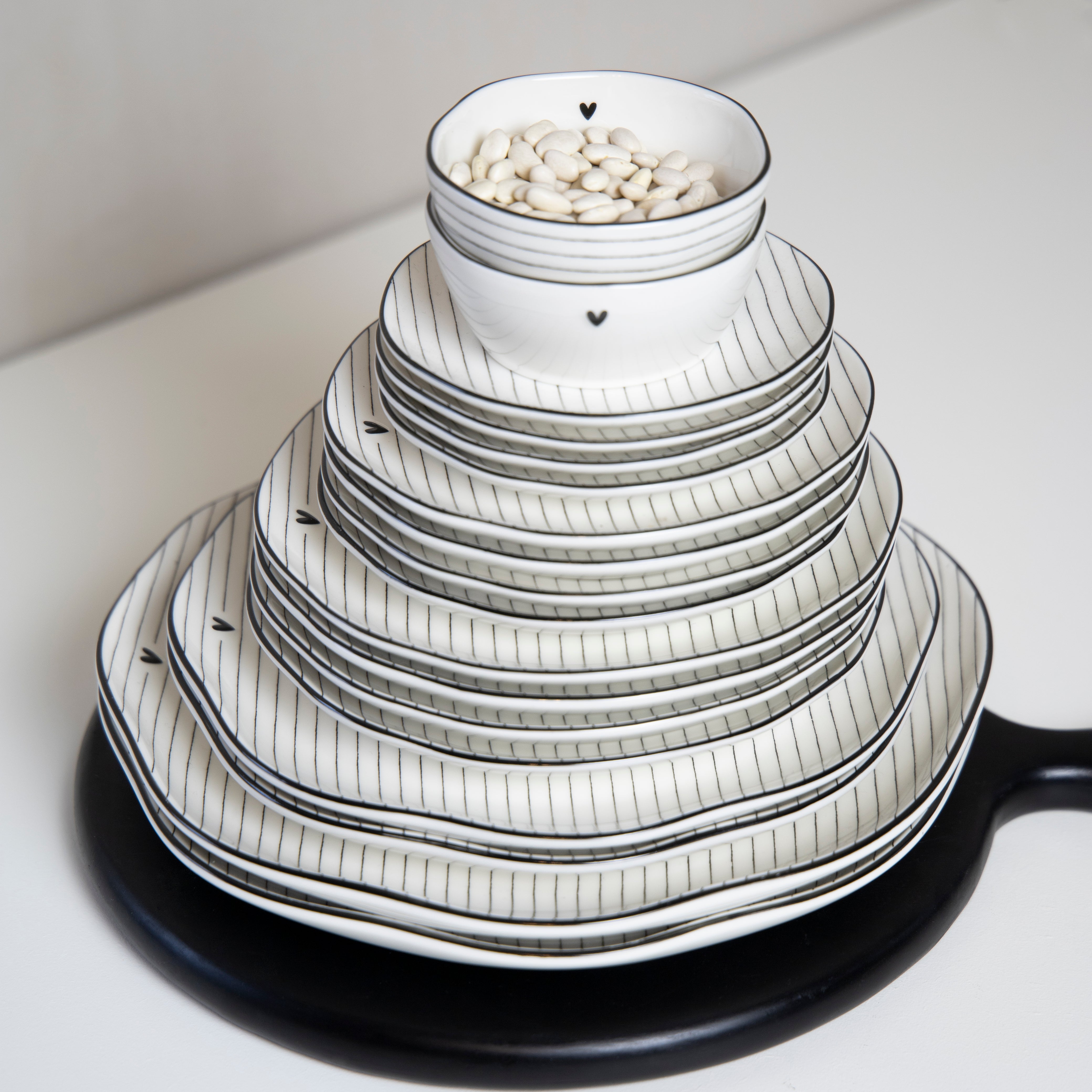 Assiette à dessert/petit déjeuner "stripes" 19cm noire - Bastion Collections