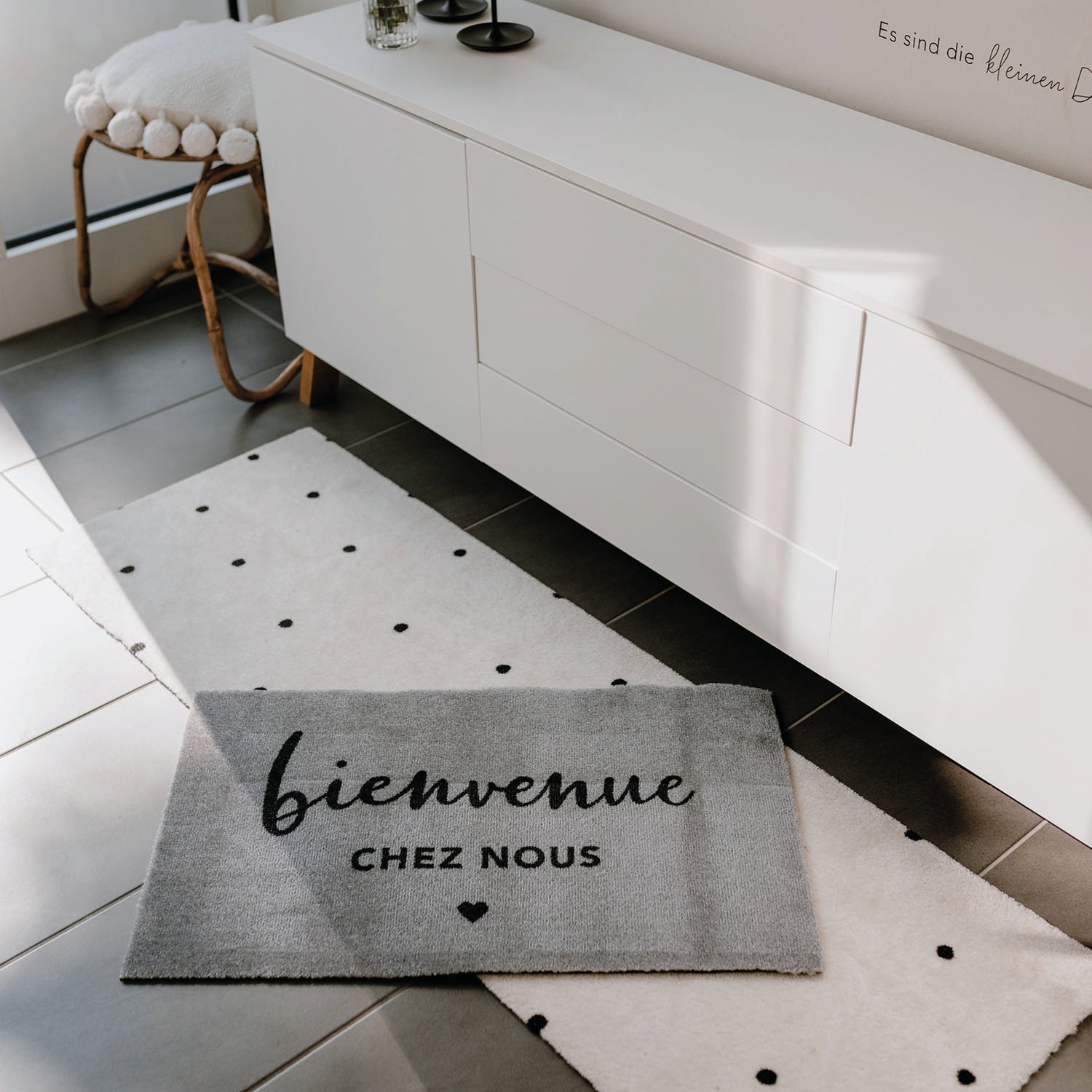 Doormat with text "bienvenue CHEZ NOUS" gray 75x45cm – washable - Eulenschnitt
