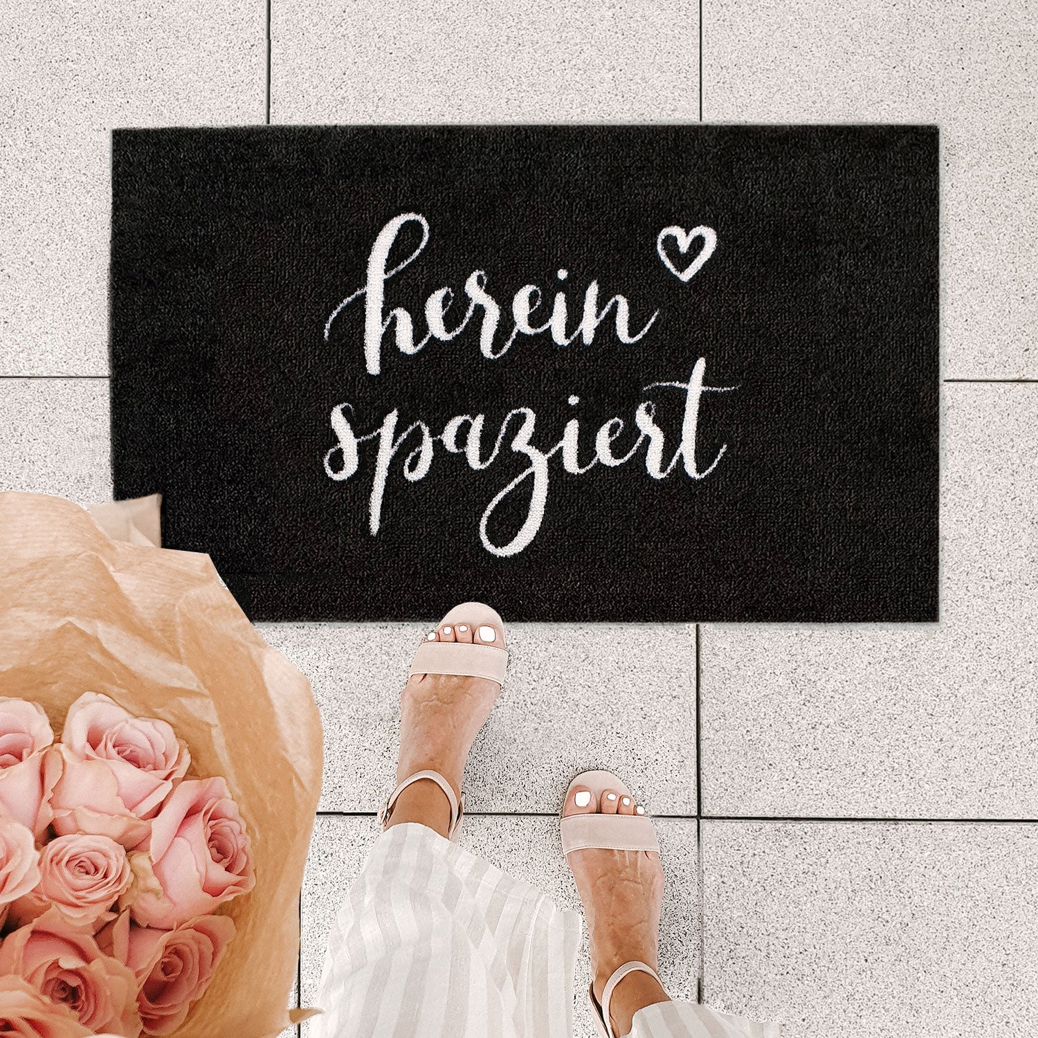 Fussmatte mit Spruch "hereinspaziert" schwarz 75x45cm – waschbar - Eulenschnitt