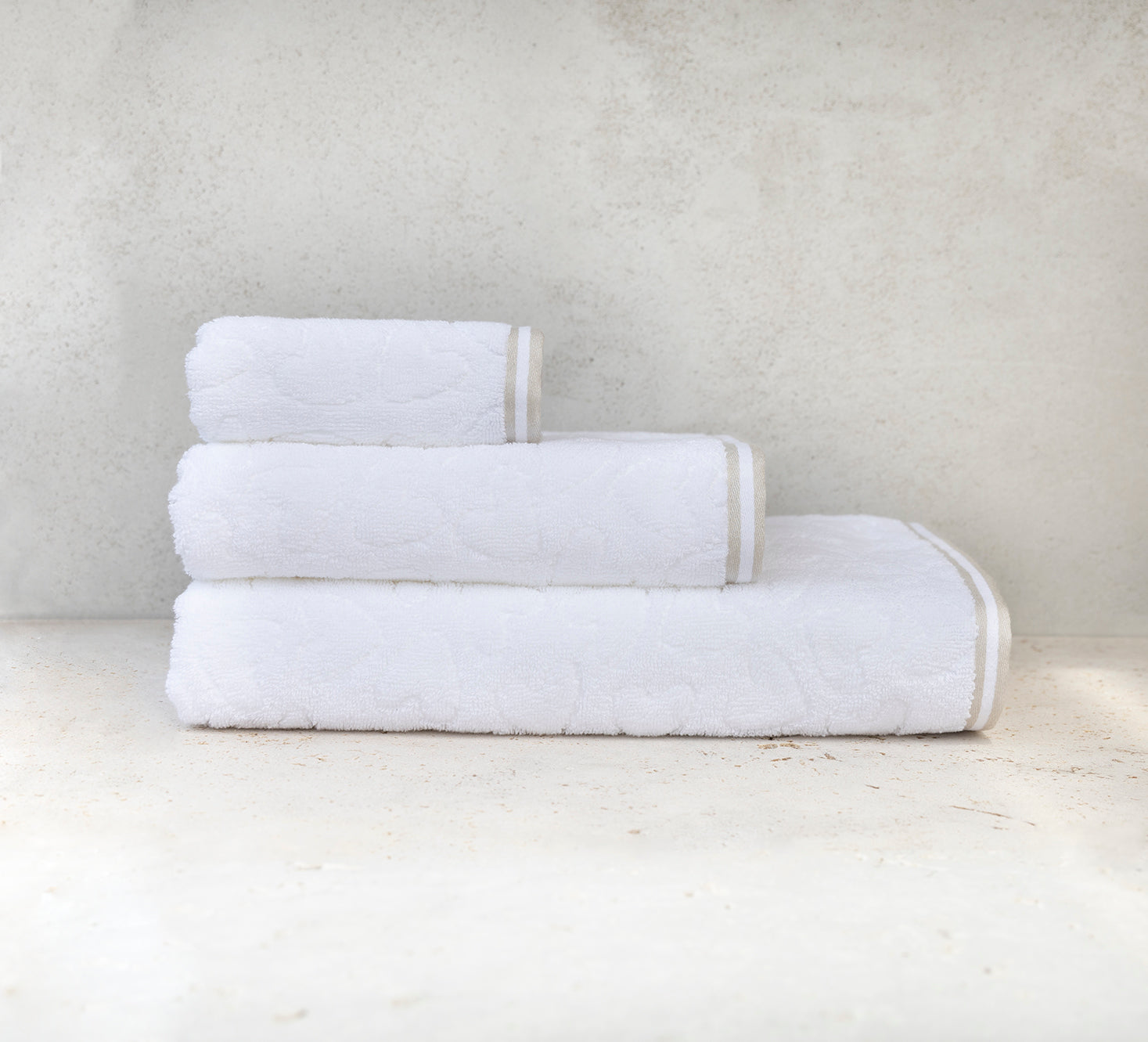 Serviette "hearts" 70x140cm blanc-beige - Bastion Collections