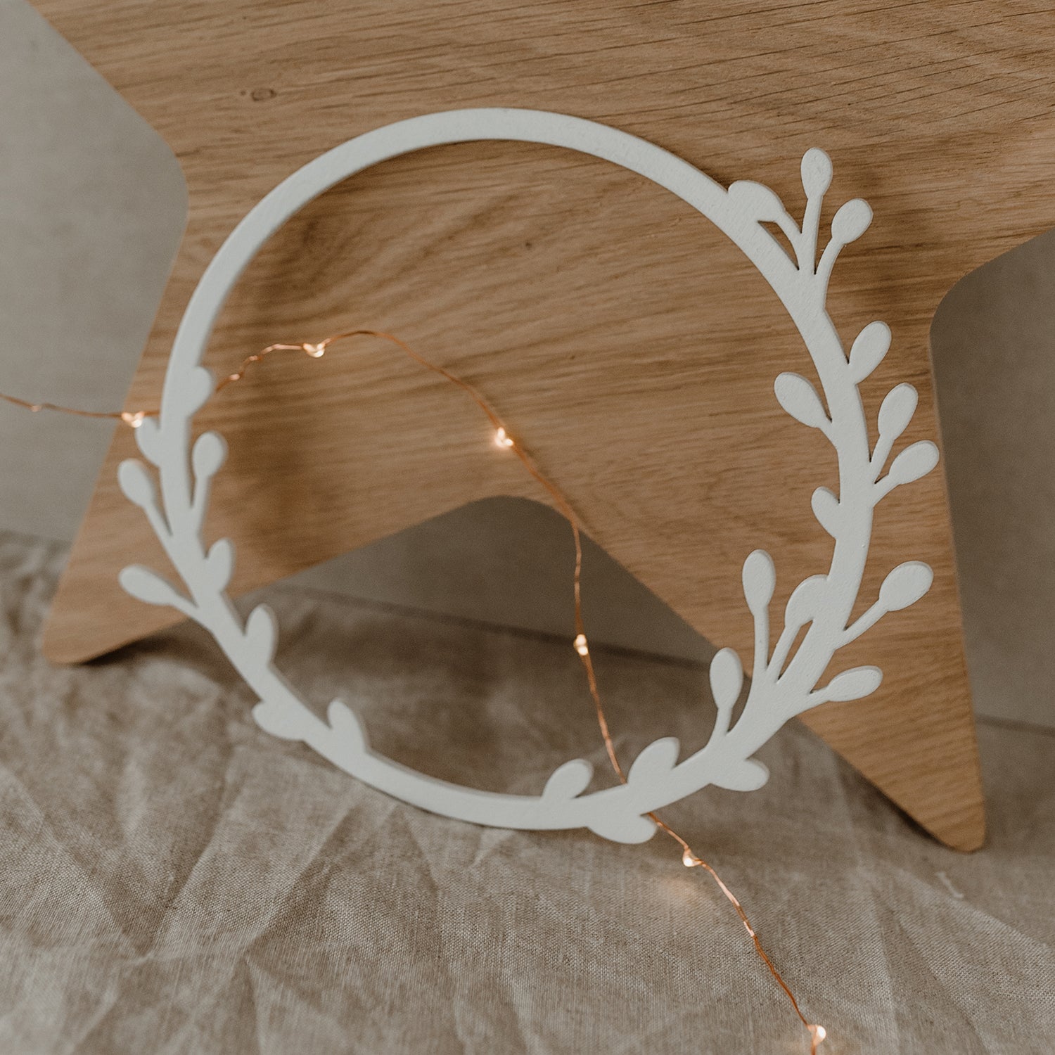 Wooden wreath leaves white - Eulenschnitt