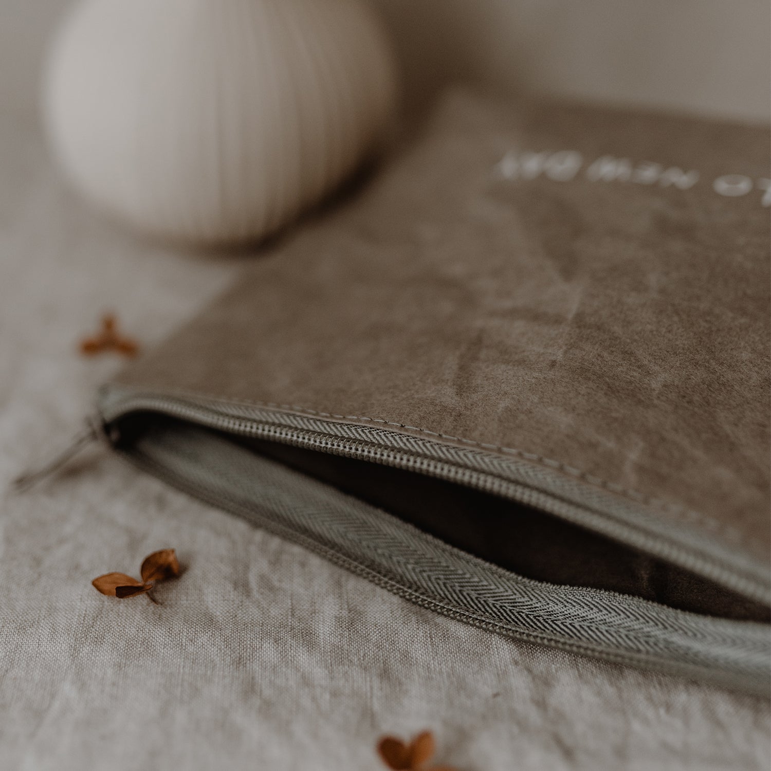 Kosmetiktasche "Hello new day" grau - Eulenschnitt