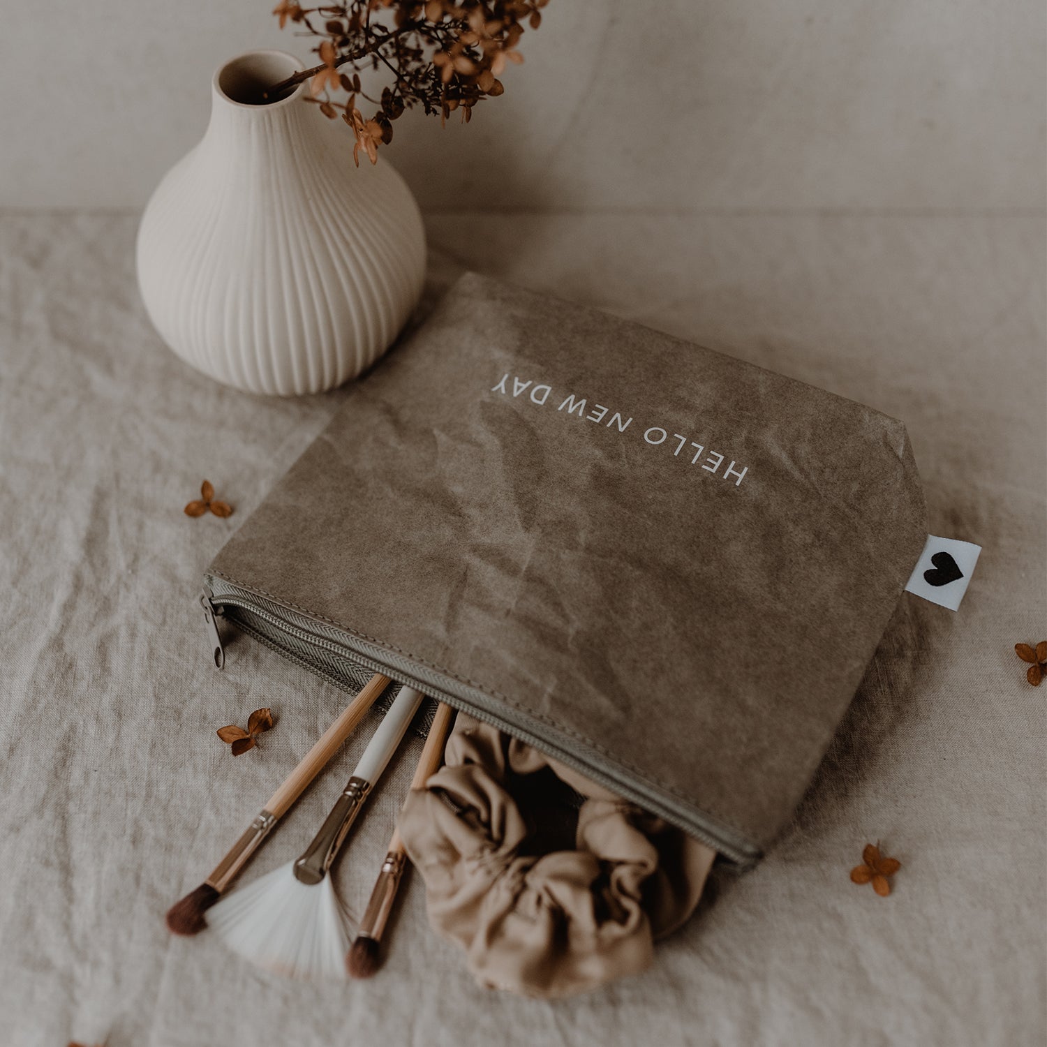 Kosmetiktasche "Hello new day" grau - Eulenschnitt