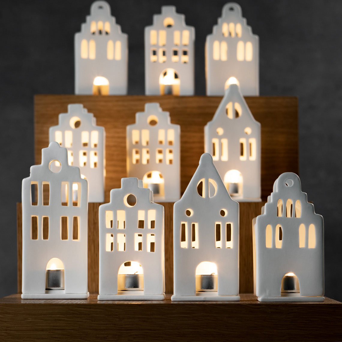 Mini Lichthaus Herrenhaus – handgefertigt - Räder