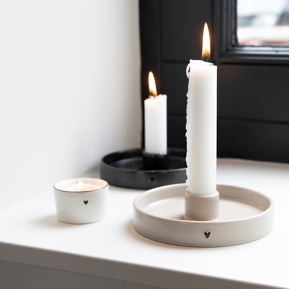 Candlestick "heart" black round - Bastion Collections