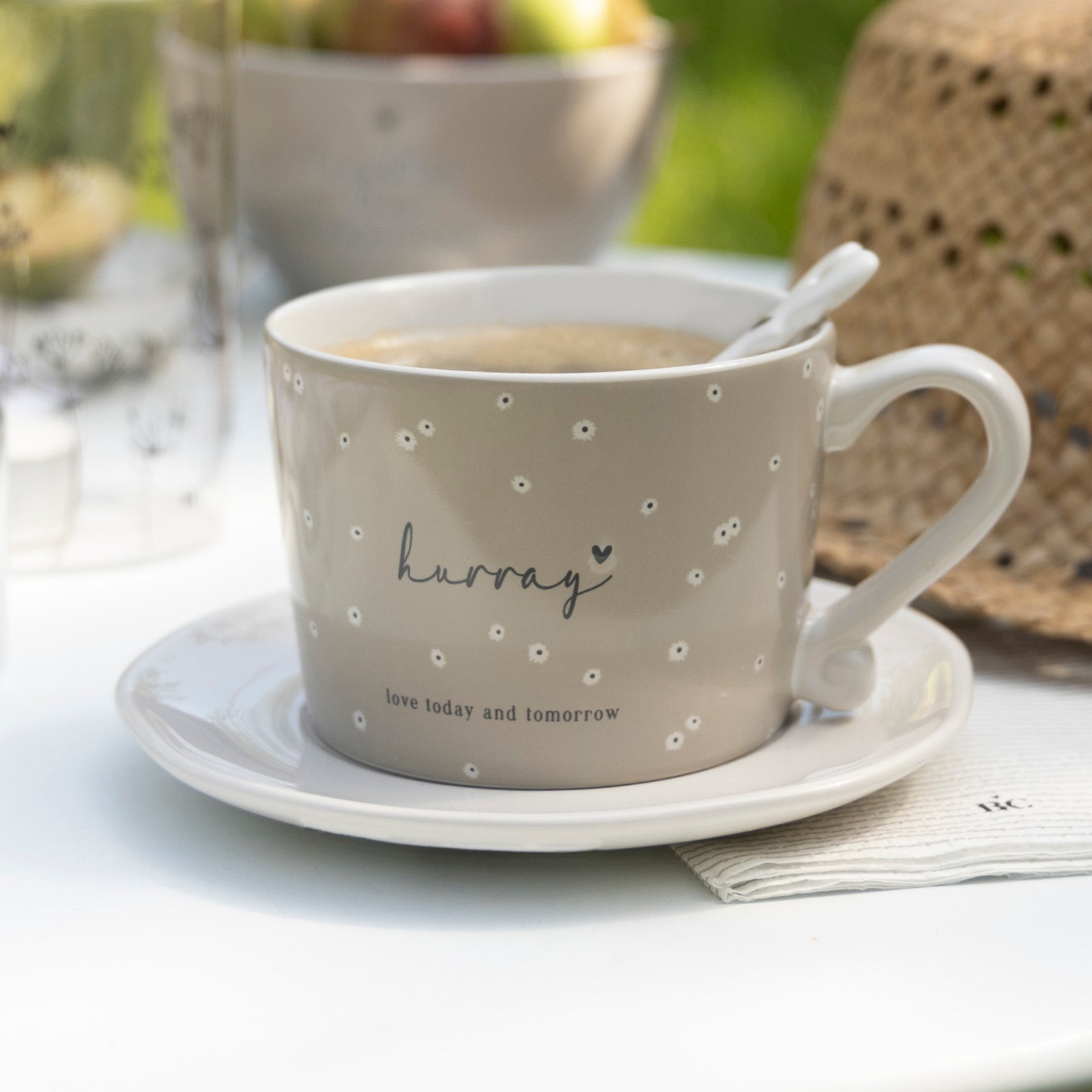 Tasse "Hurray – Love Today and Tomorrow" klein beige - Bastion Collections