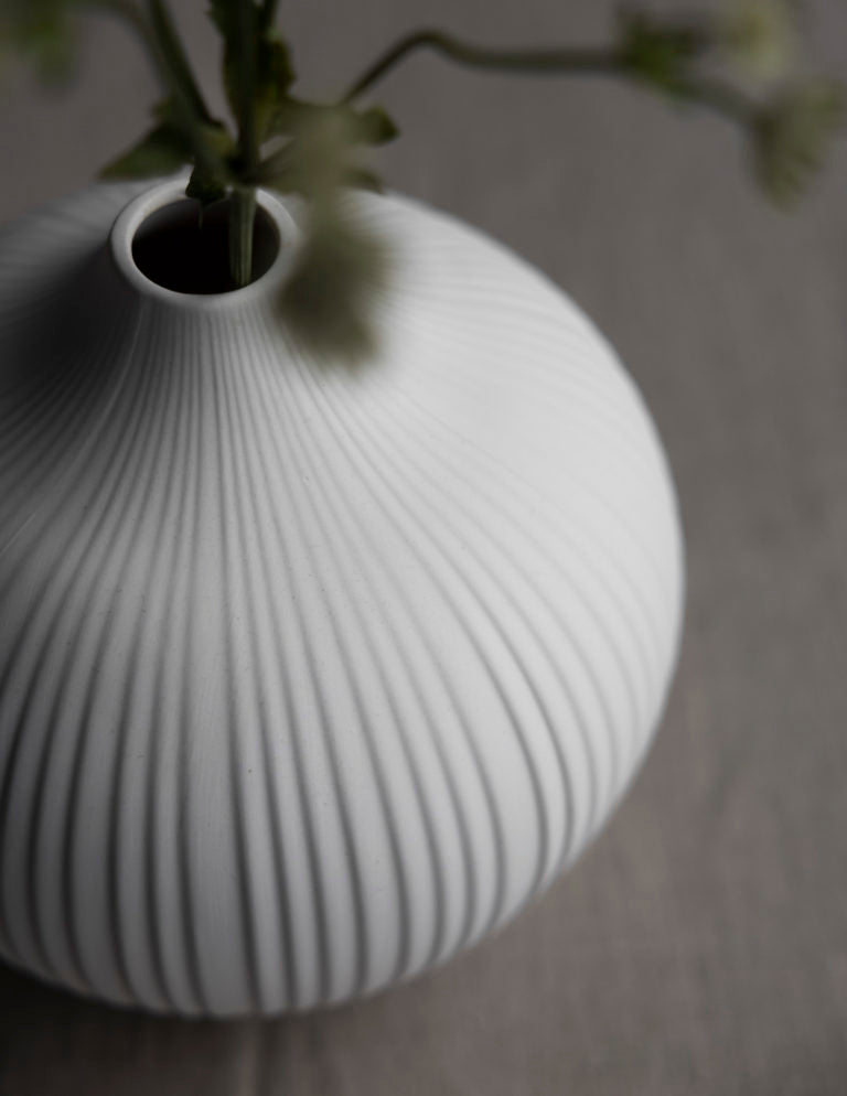 Vase "Fröbacken" medium white - Storefactory