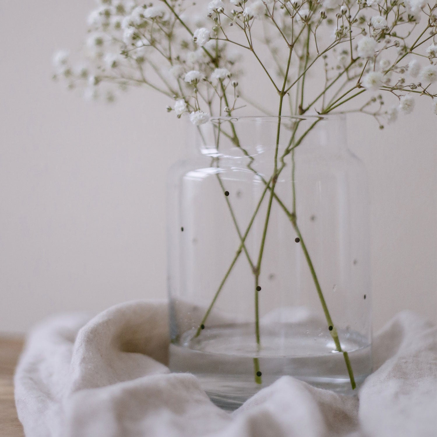 Vase aus Glas Punkte gross schwarz - Eulenschnitt