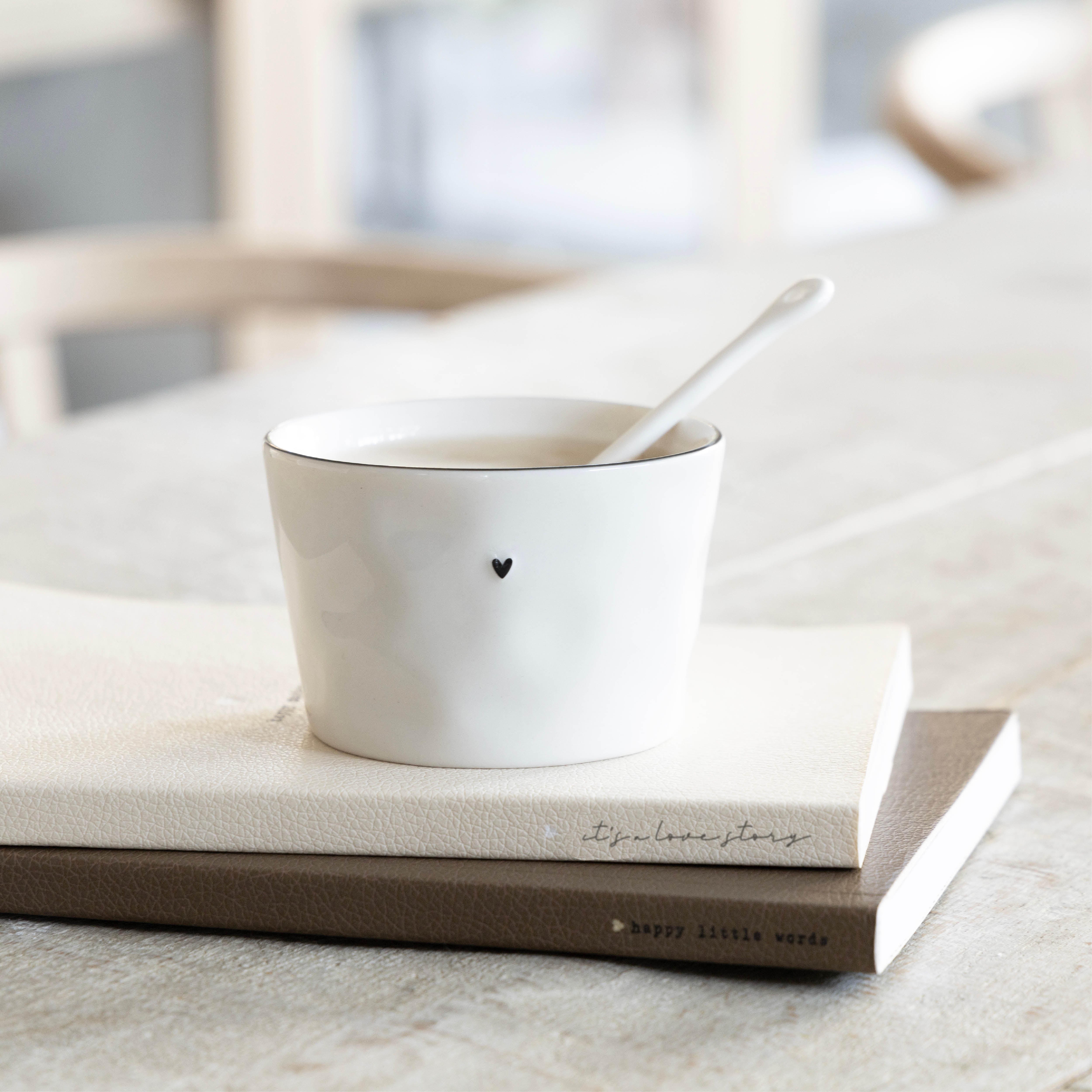 Becher "heart" mittel schwarz - Bastion Collections
