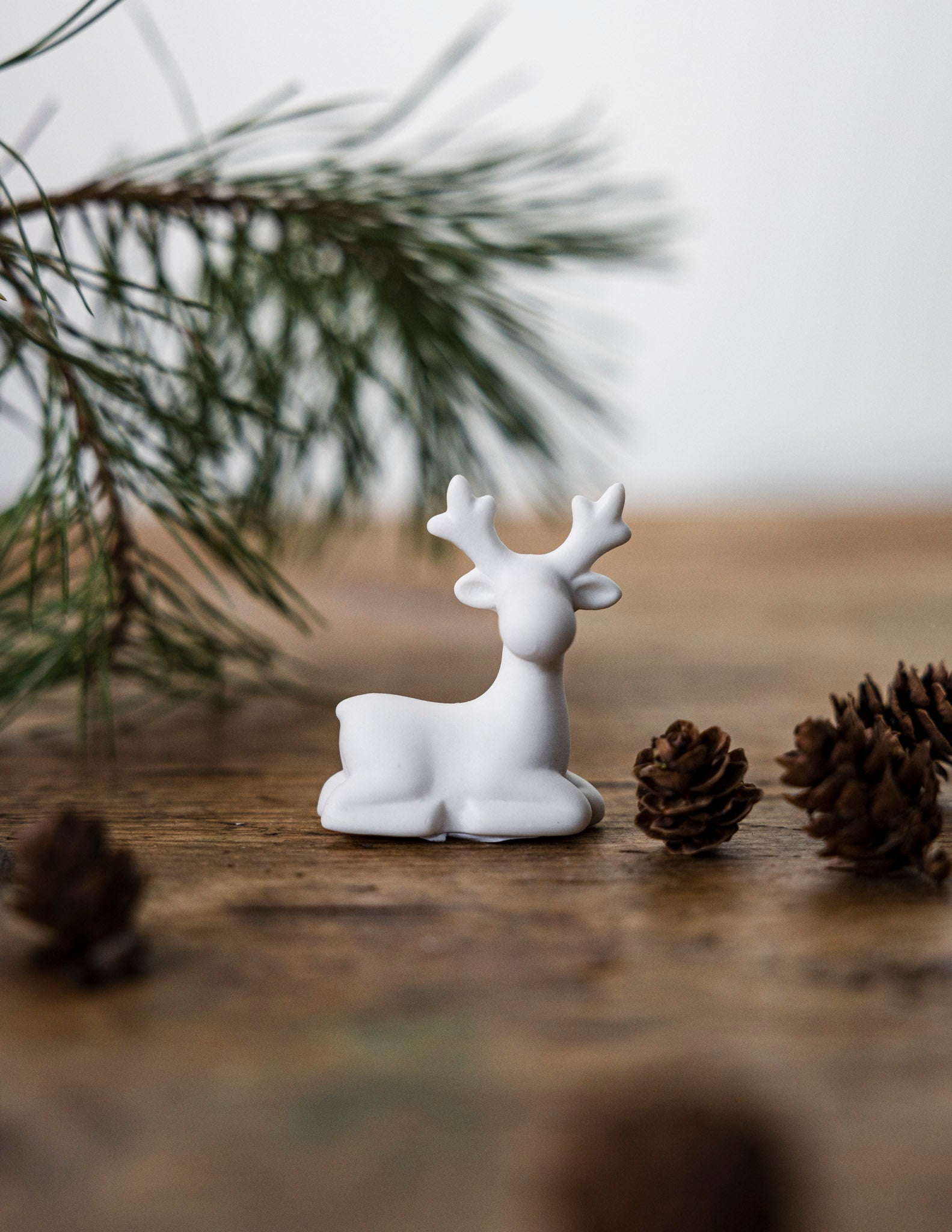 Deko Hirsch "Sten" liegend mini – Storefactory