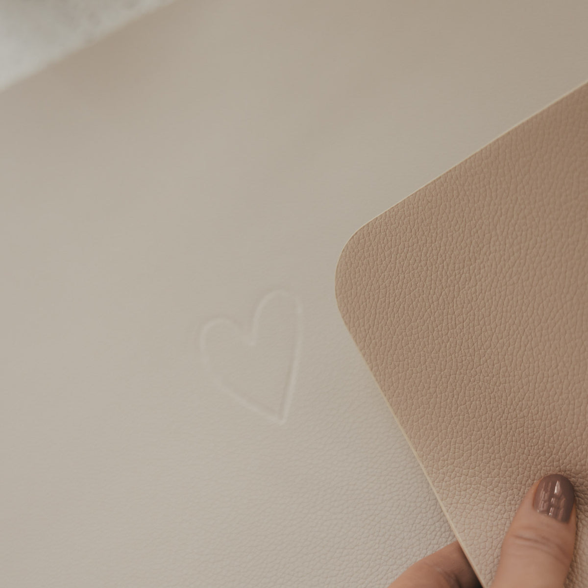 Tovaglietta rettangolare "Lebe Liebe Lache" beige - Eulenschnitt (Immagine 8)