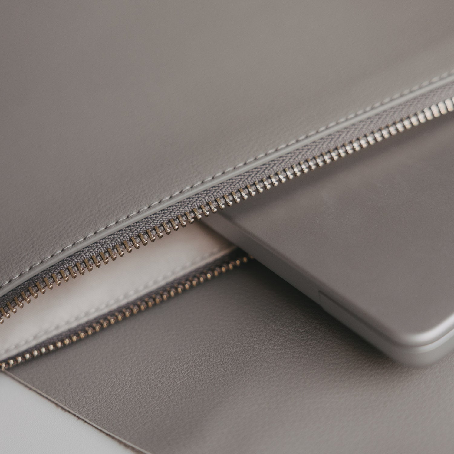 Laptoptasche Herz grau - Eulenschnitt