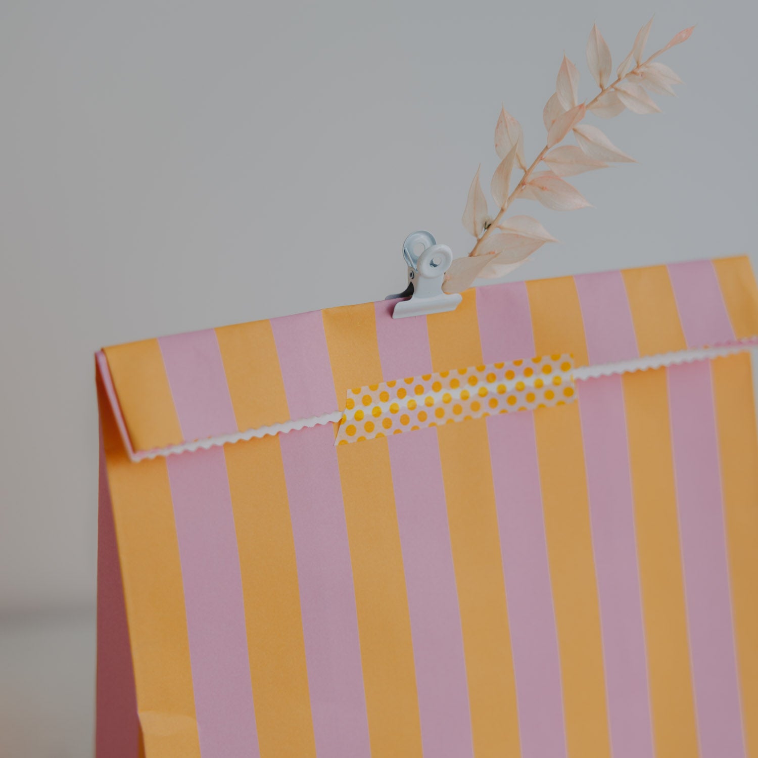 Papiertüten Streifen & Punkte rosa mittel 6er Set - Eulenschnitt