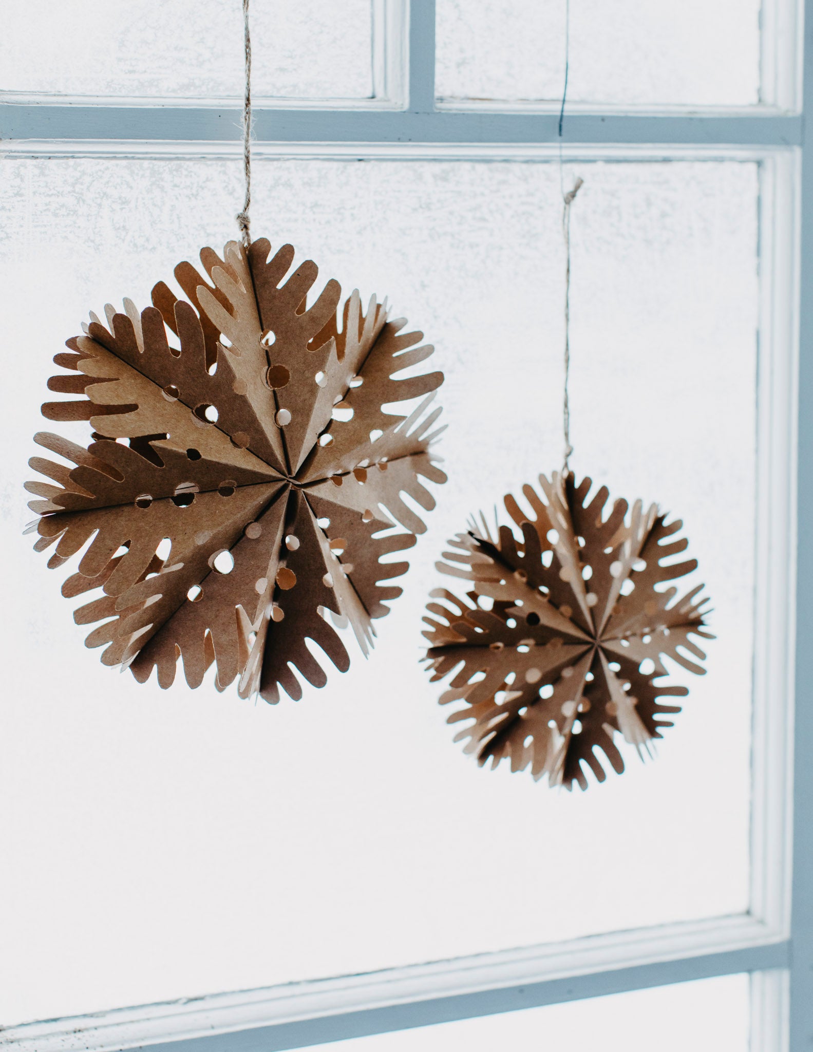 Snowflake paper "Busterud" large brown - Storefactory