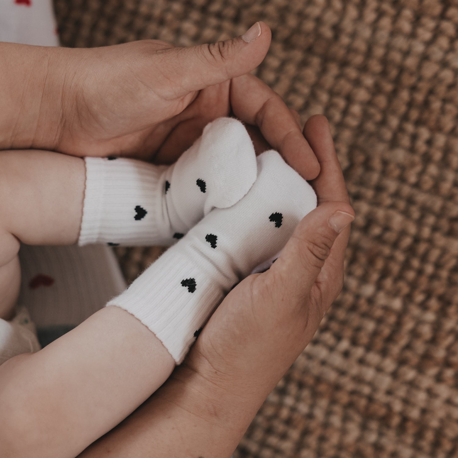 Chaussettes bébé coeurs noirs blanc 16–18 - Eulenschnitt