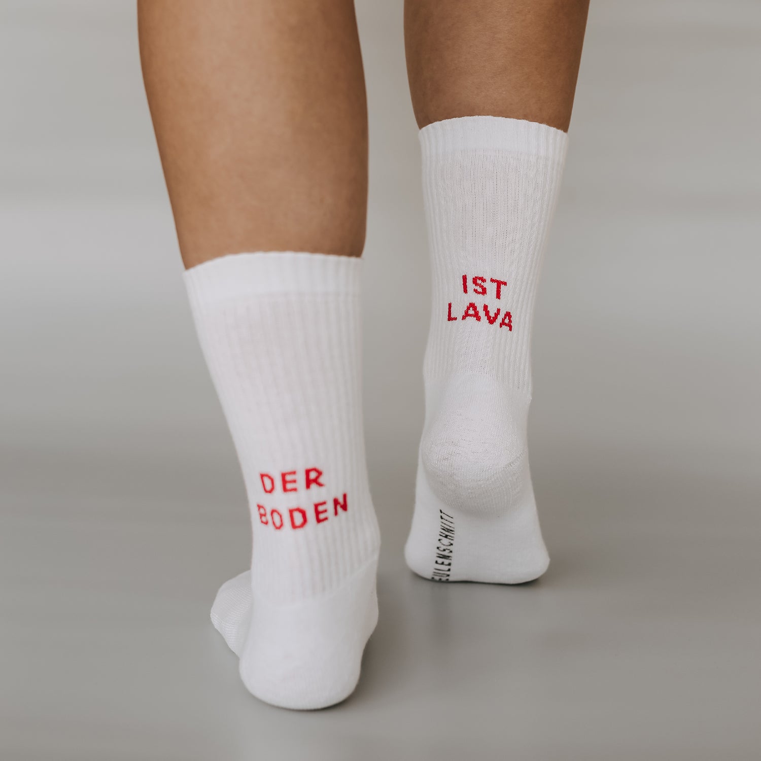 Socken "DER BODEN IST LAVA" weiss 35-38 - Eulenschnitt