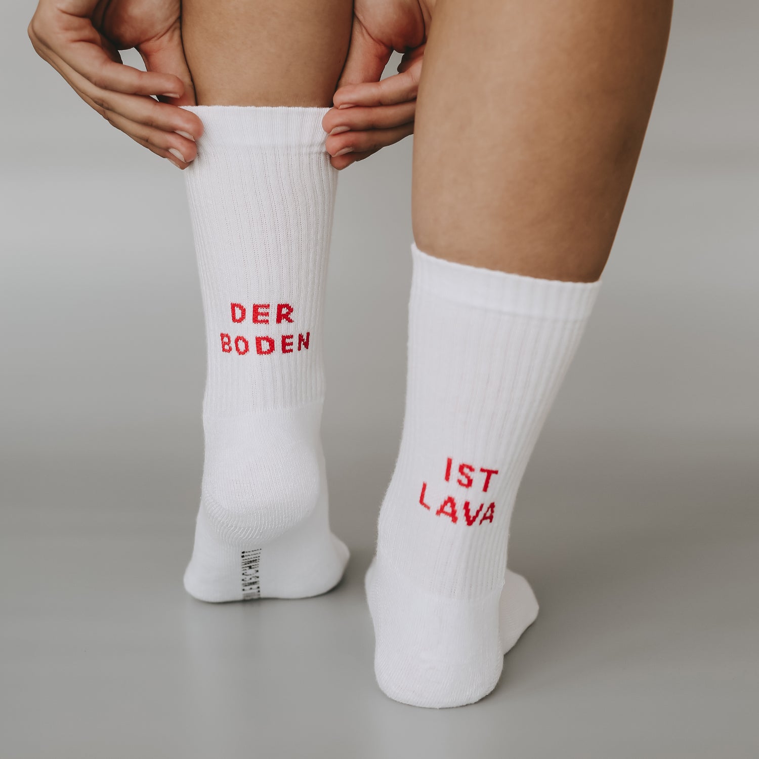 Socken "DER BODEN IST LAVA" weiss 35-38 - Eulenschnitt
