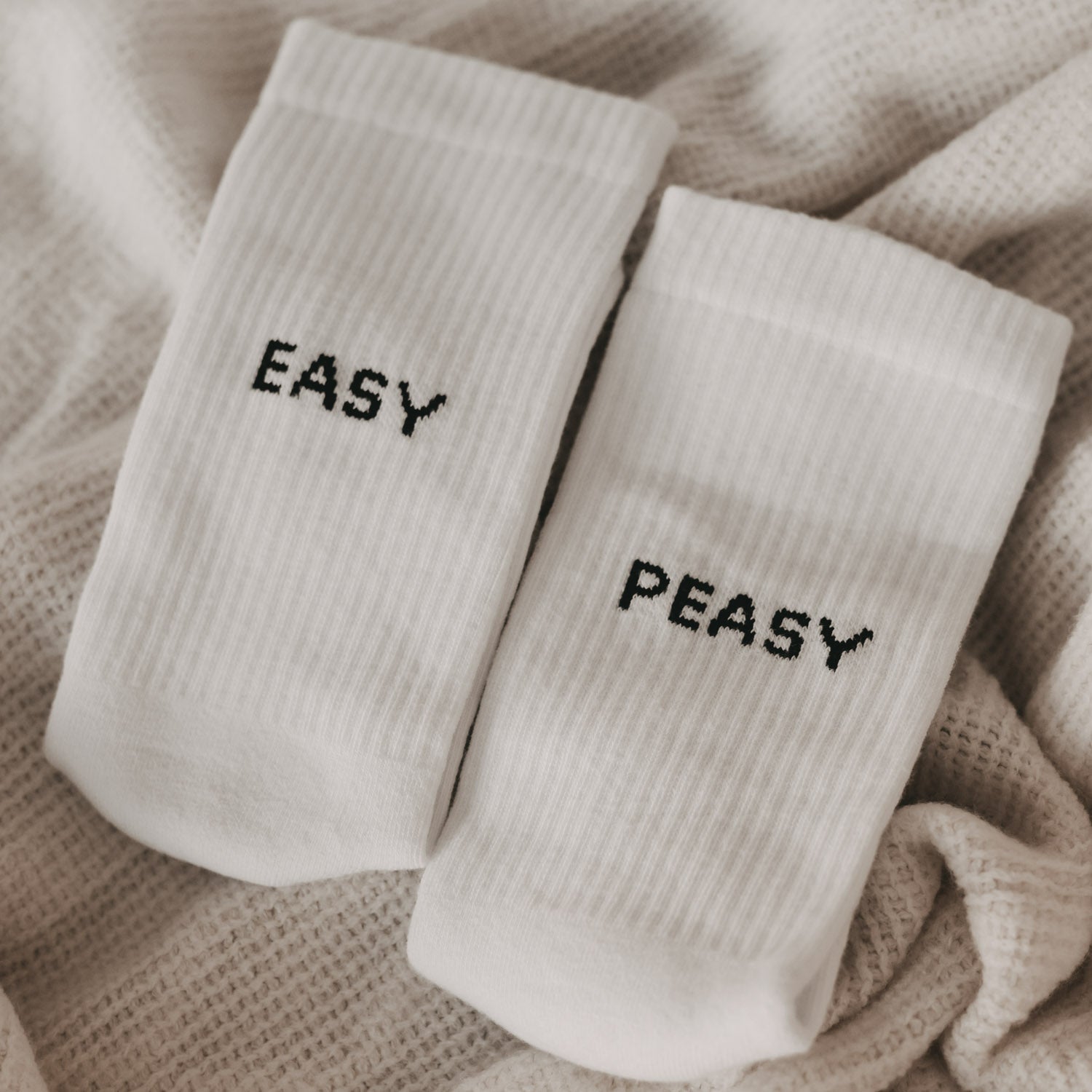 Socks "Easy peasy" white 35-38 - Eulenschnitt