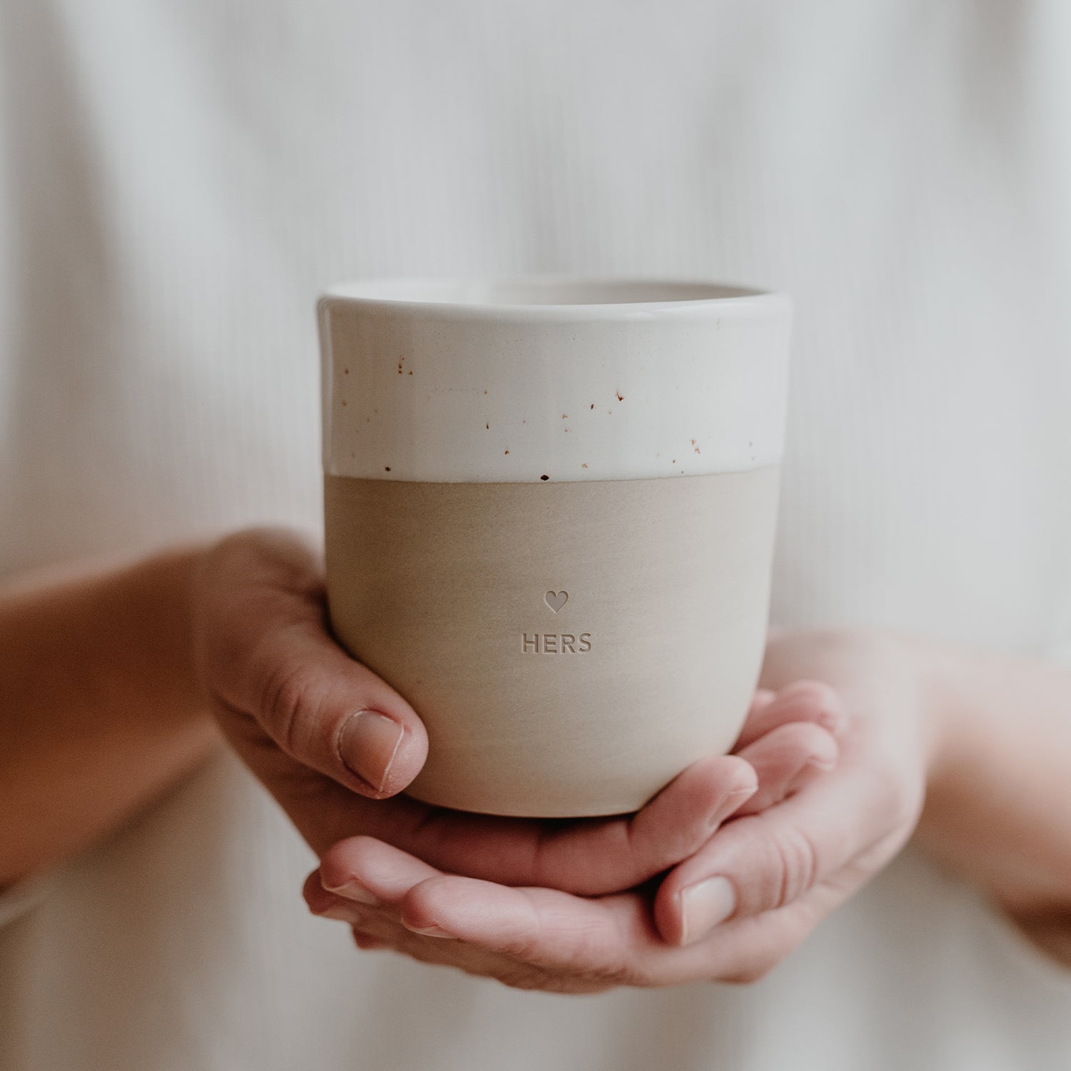 Steingutbecher "HERS" – handgemacht - Eulenschnitt
