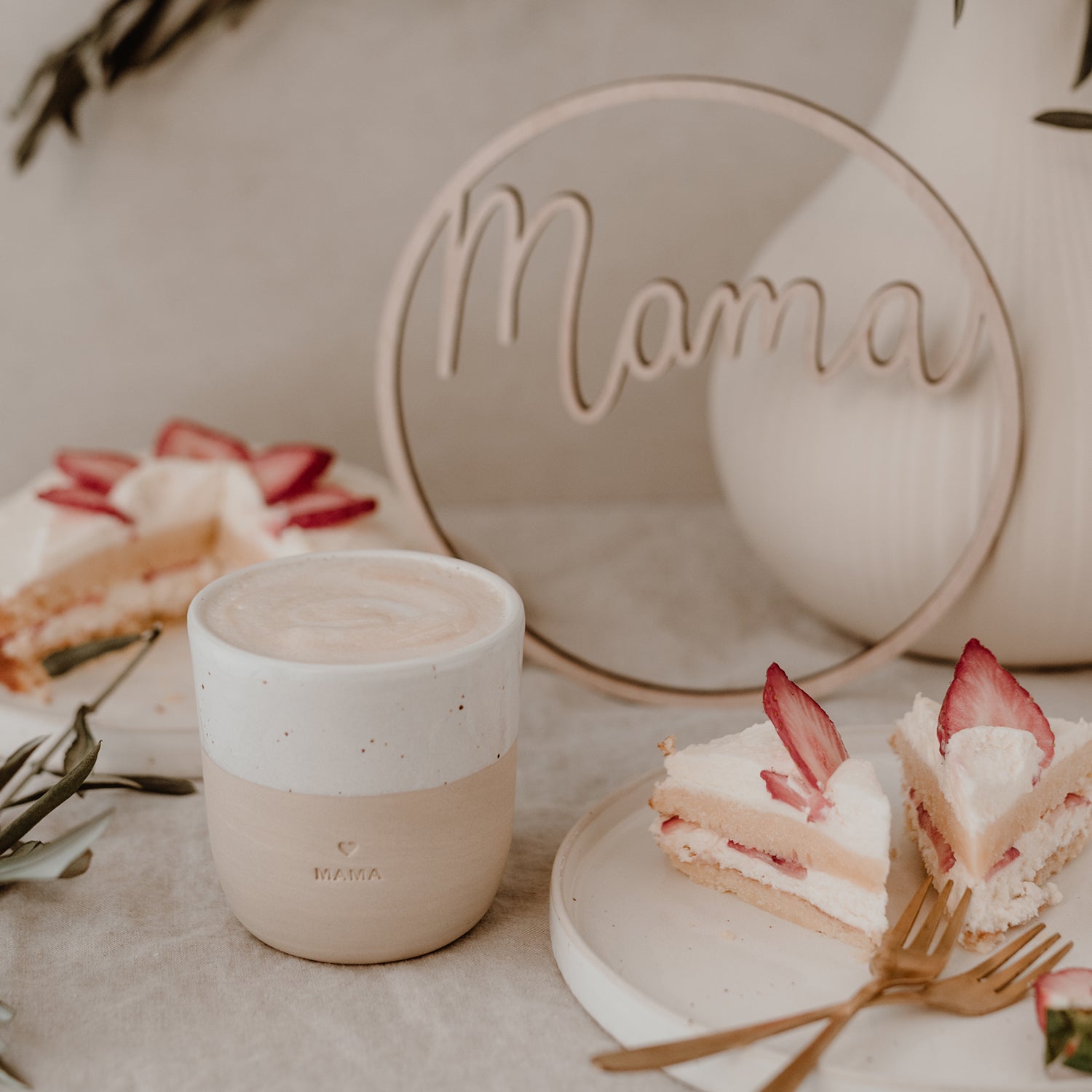 Steingutbecher "MAMA" – handgemacht - Eulenschnitt