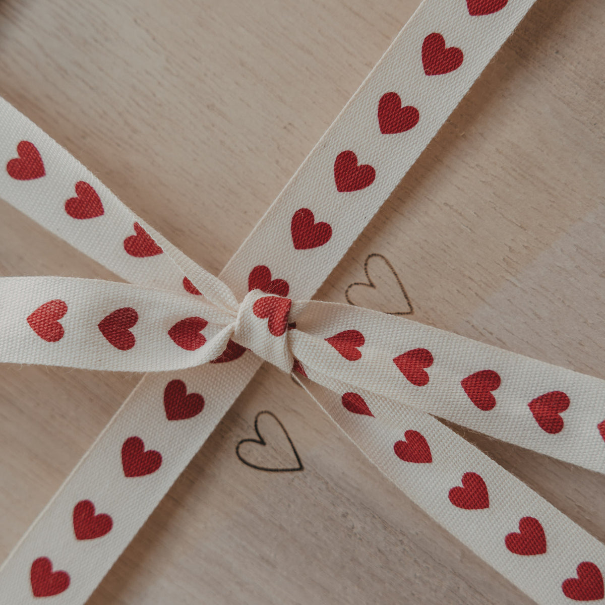 Gift ribbon hearts red 5m - Eulenschnitt (Image 3)