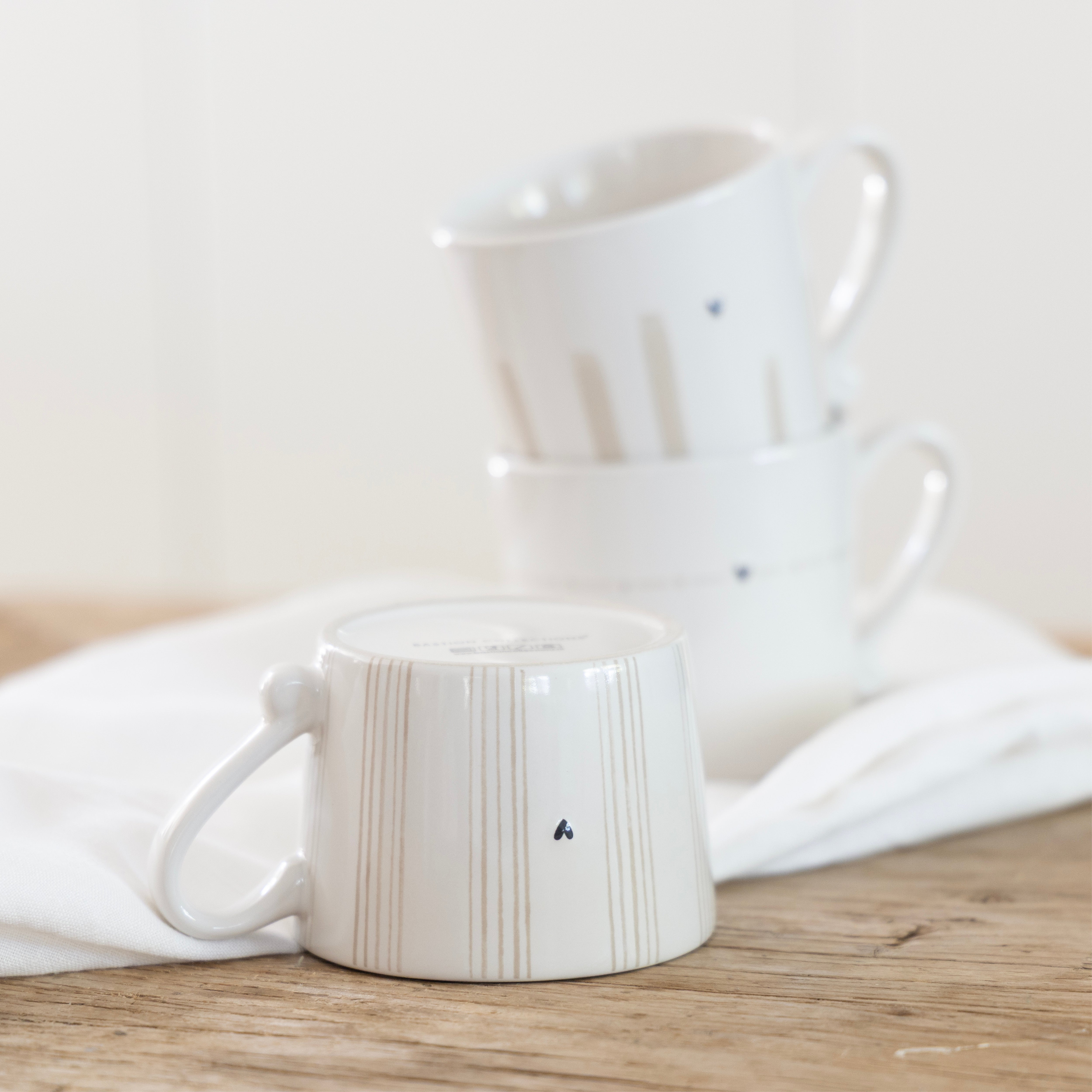 Tasse "big stripes" beige - Bastion Collections