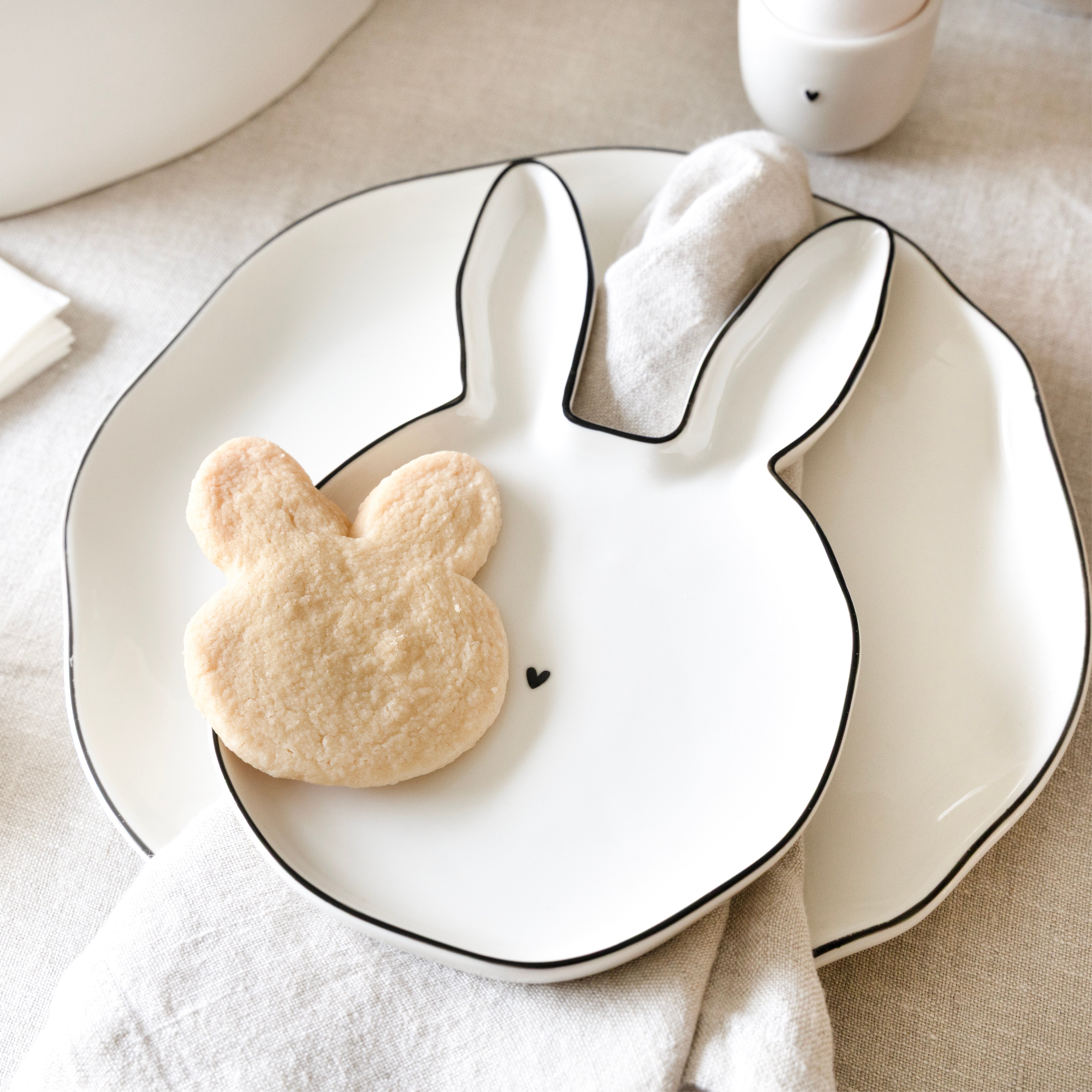 Teller "bunny ears" schwarz - Bastion Collections