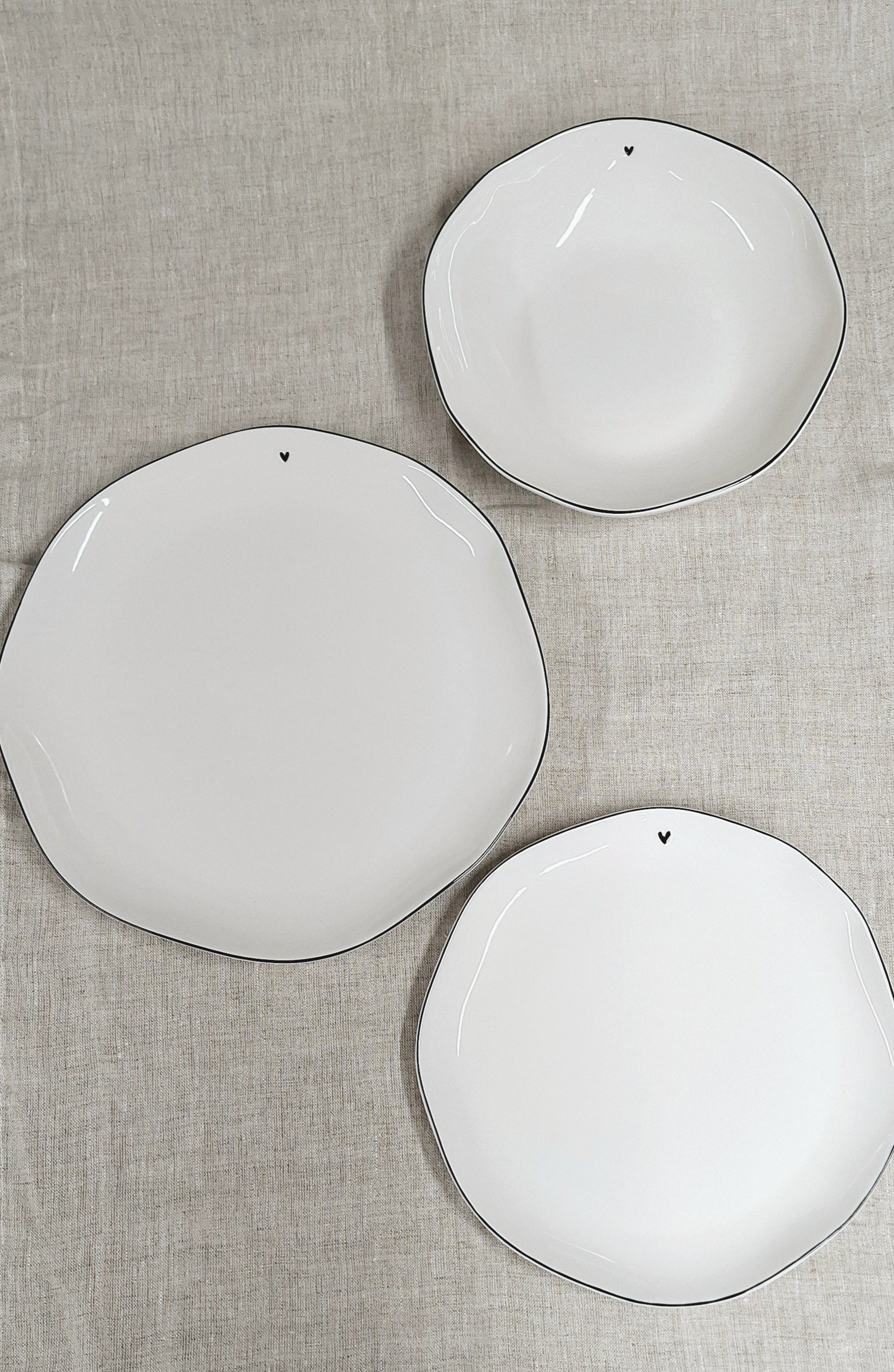 Teller "heart" schwarz 18-teiliges Set - Bastion Collections