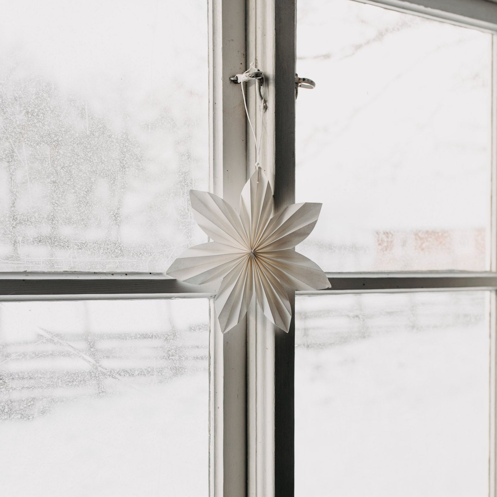 Weihnachtsstern Papier "Dalby" weiss – Storefactory (Bild 3)