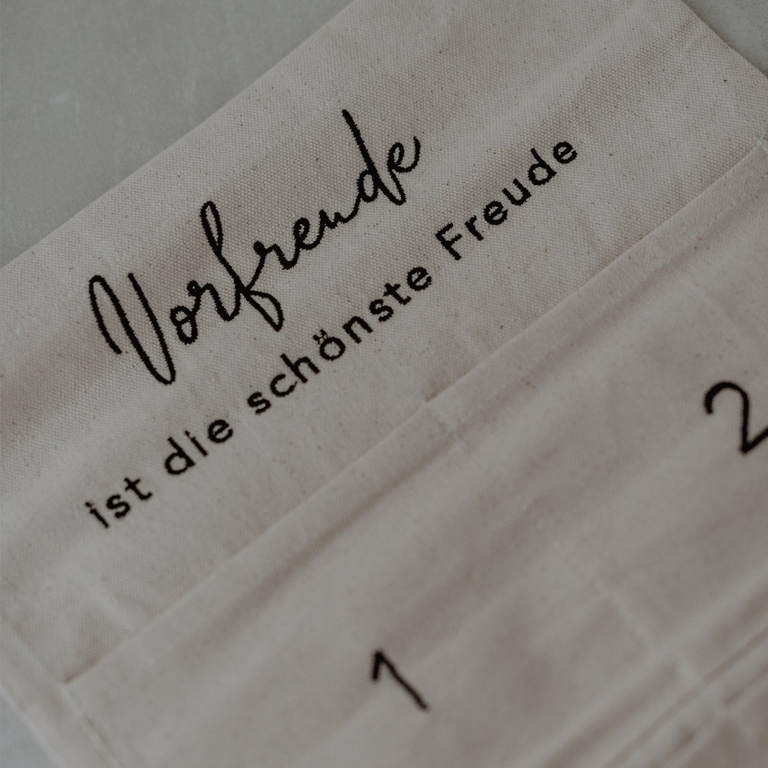 Adventskalender "Vorfreude ist die schönste Freude" 30cm créme - Eulenschnitt