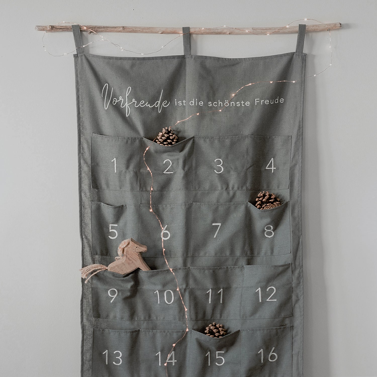 Adventskalender "Vorfreude ist die schönste Freude" 60cm grau - Eulenschnitt