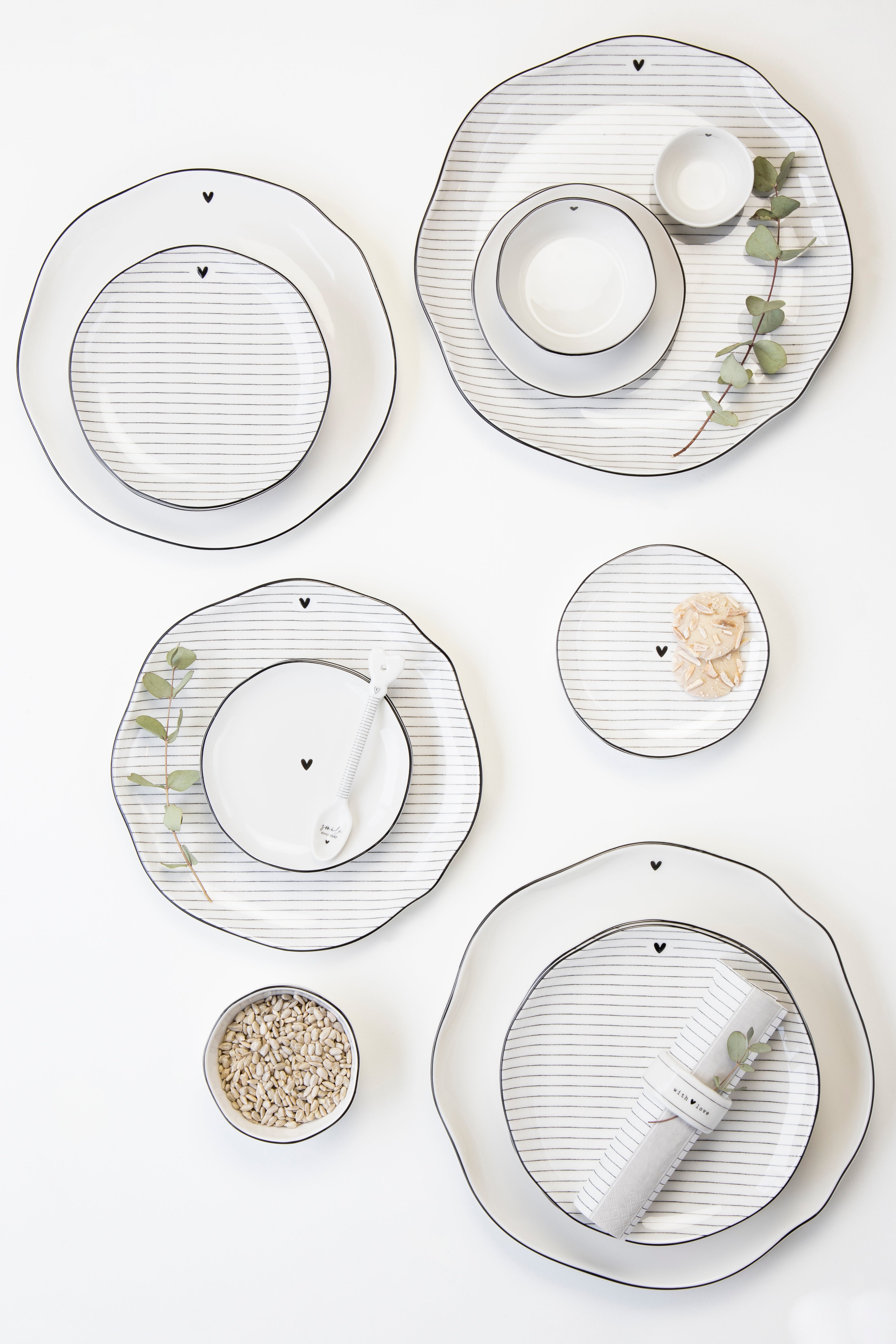 Assiette à dessert/petit déjeuner "stripes" 19cm noire - Bastion Collections