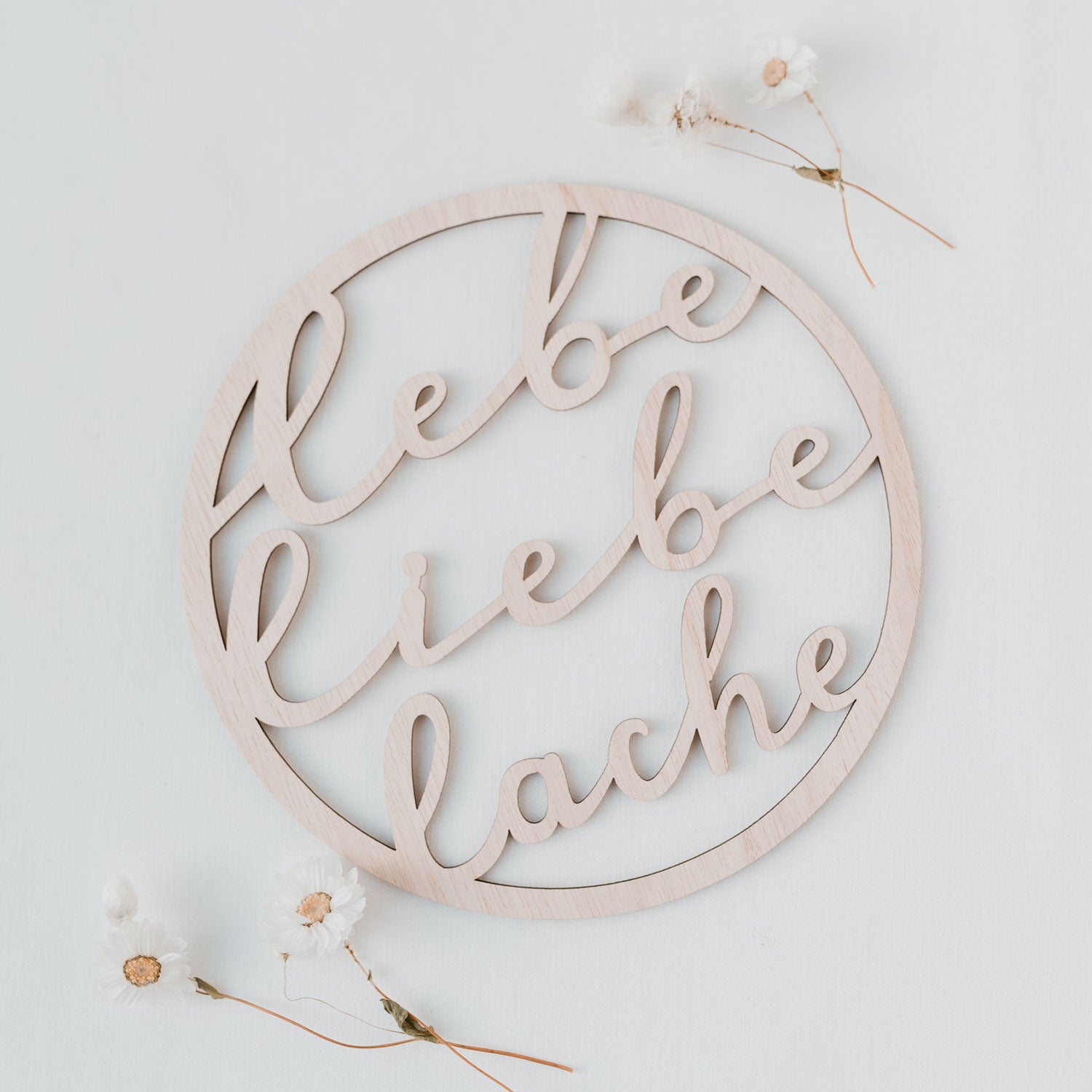 Holzkranz "lebe.liebe.lache" - Eulenschnitt