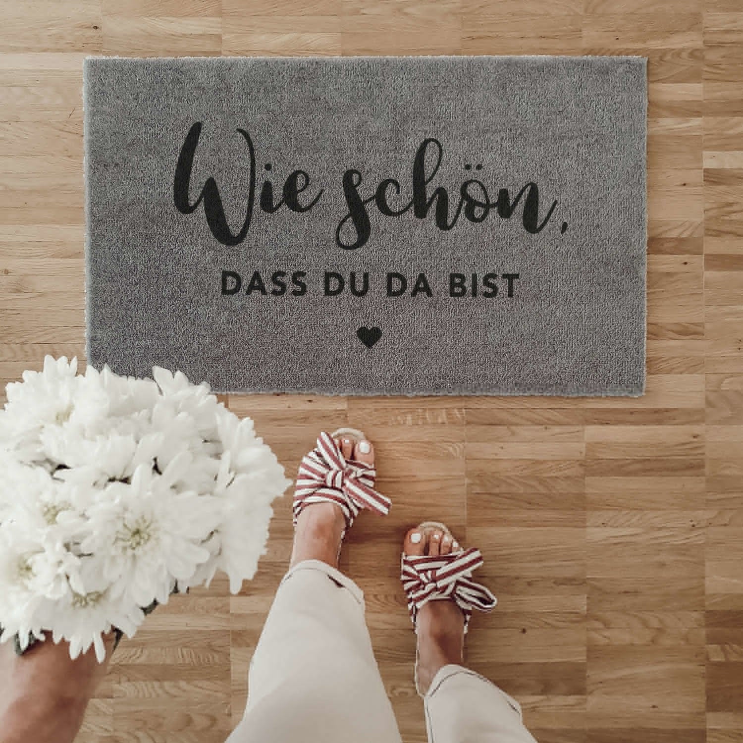 Fussmatte mit Spruch "Wie schön, dass du da bist" grau 75x45cm – waschbar - Eulenschnitt