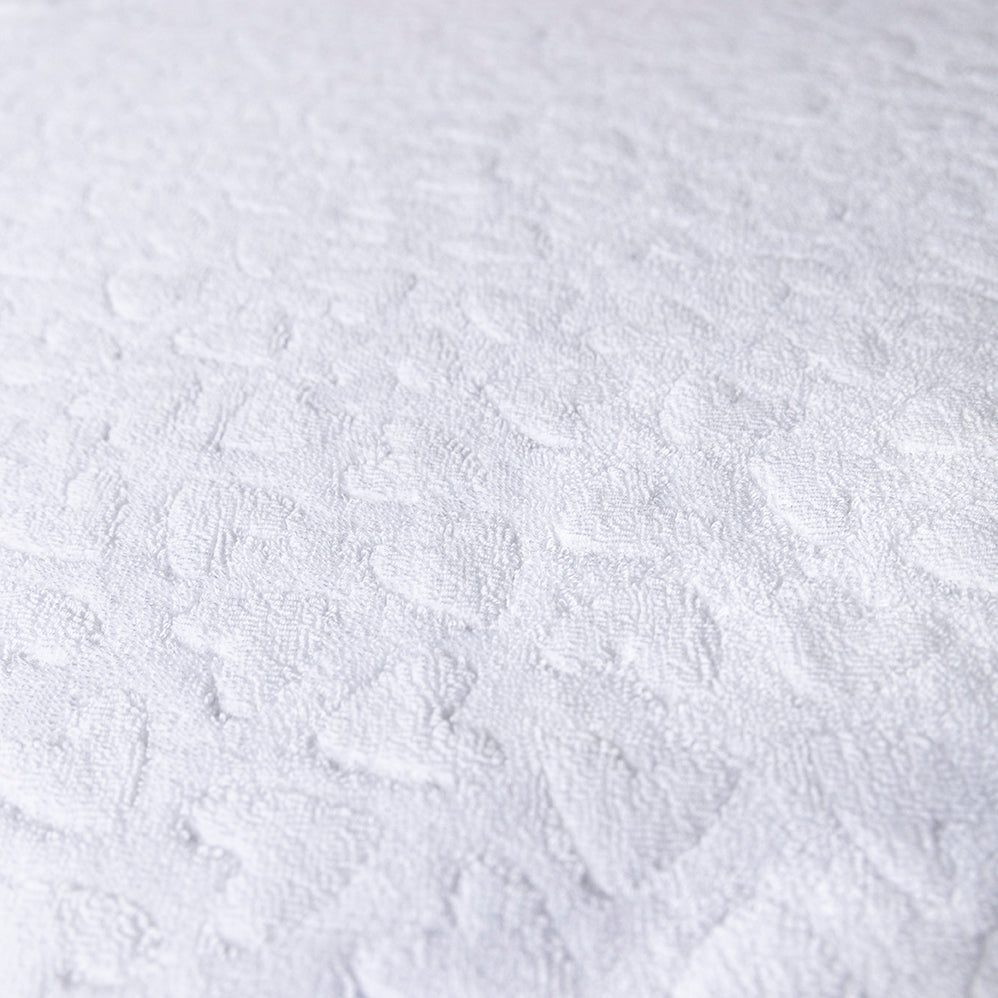 Handtuch "hearts" 30x55cm weiss–grau - Bastion Collections