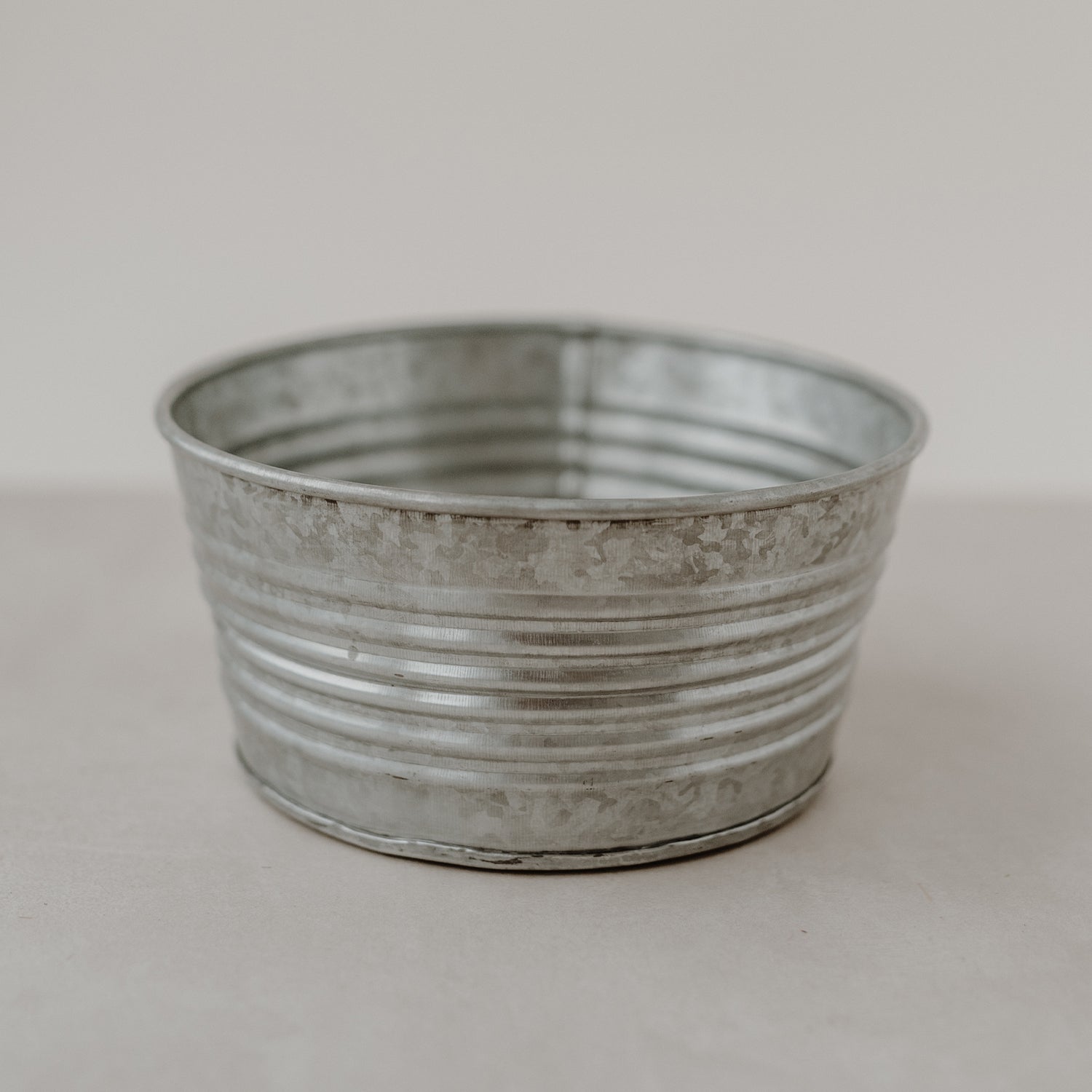 Metallbox rund 20cm - Eulenschnitt