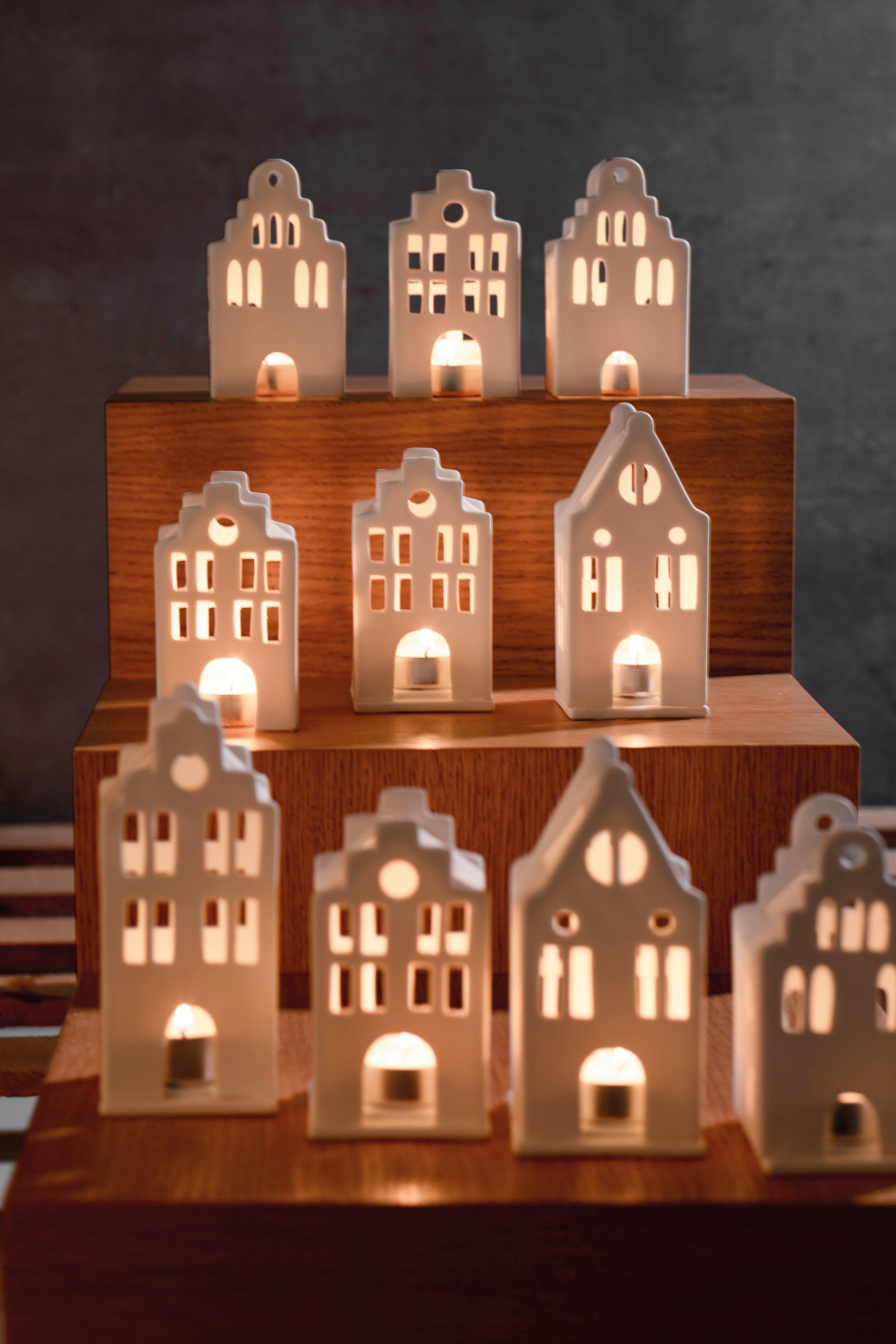 Mini lighted house town house - handmade - Räder