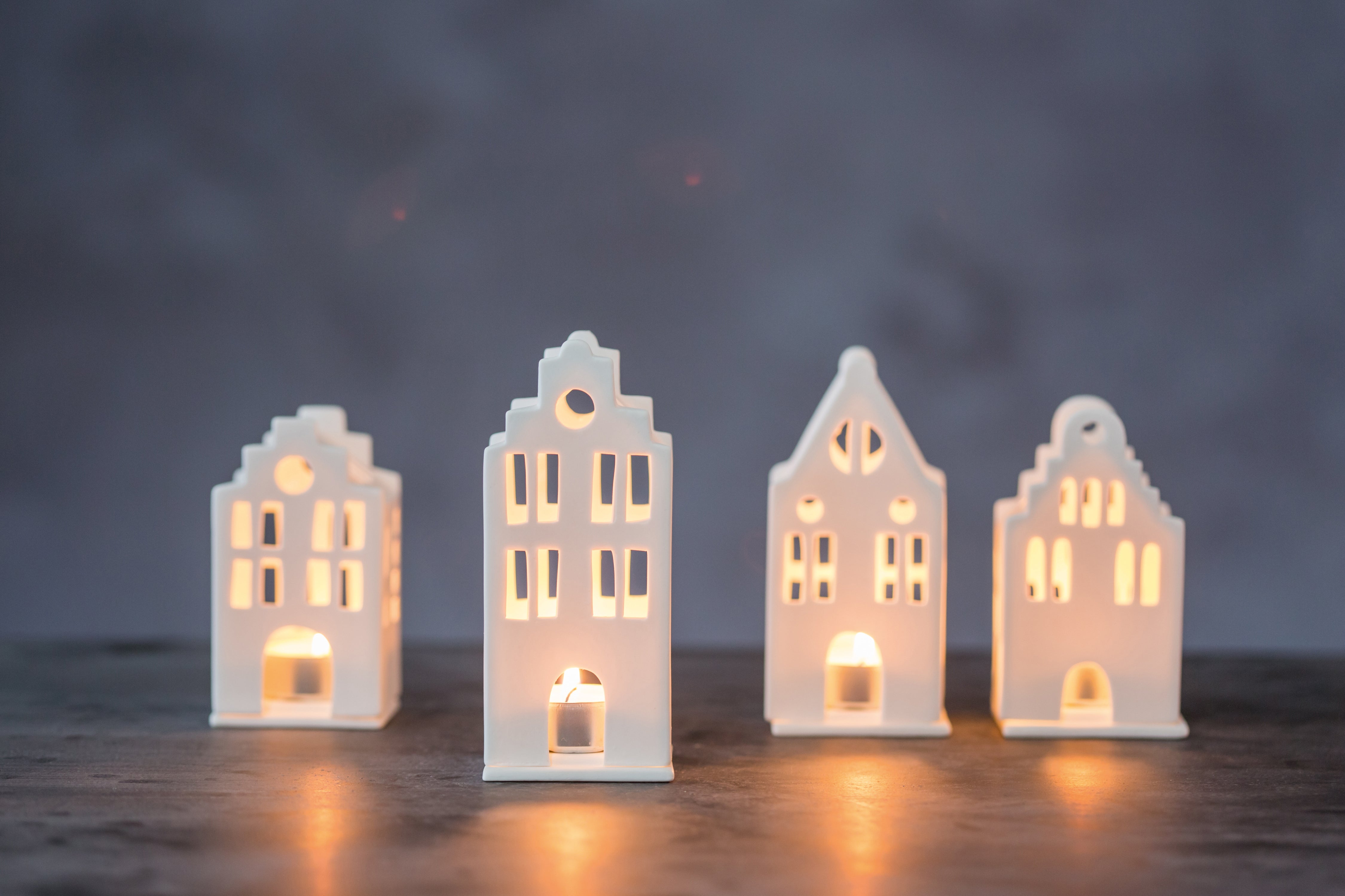 Mini lighted house town house - handmade - Räder