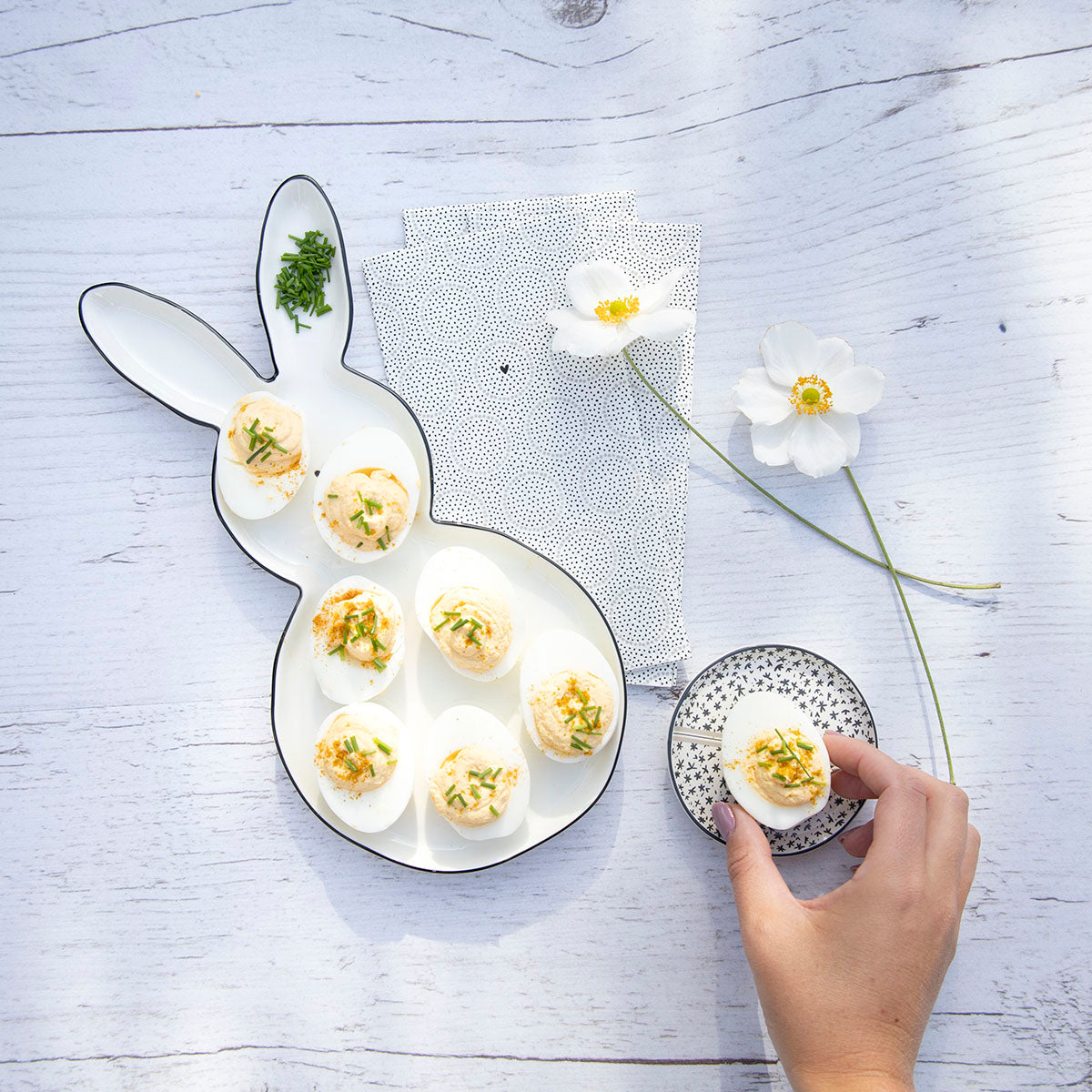 Assiette sachet de thé "flower with stripe" beige 9cm - Bastion Collections