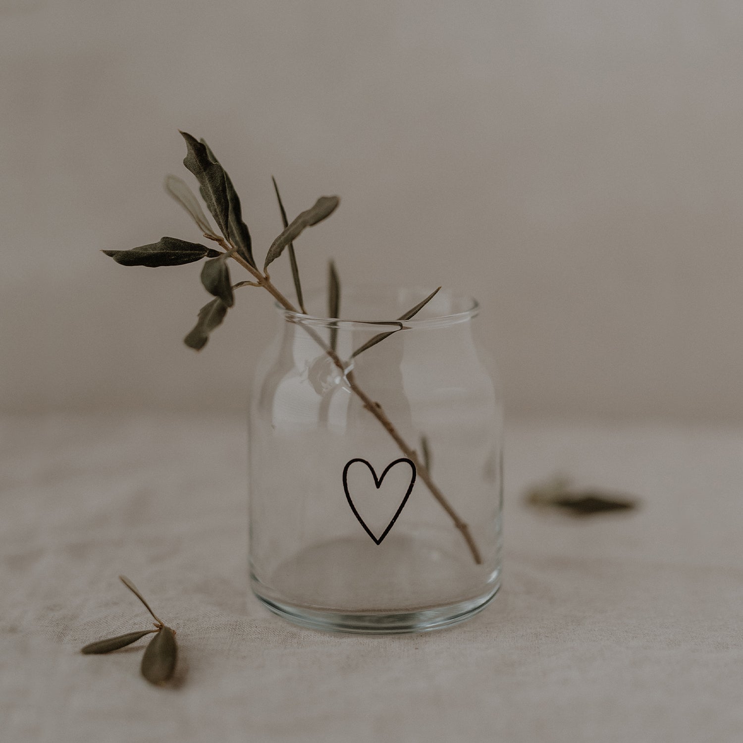Vase aus Glas Herz klein schwarz - Eulenschnitt