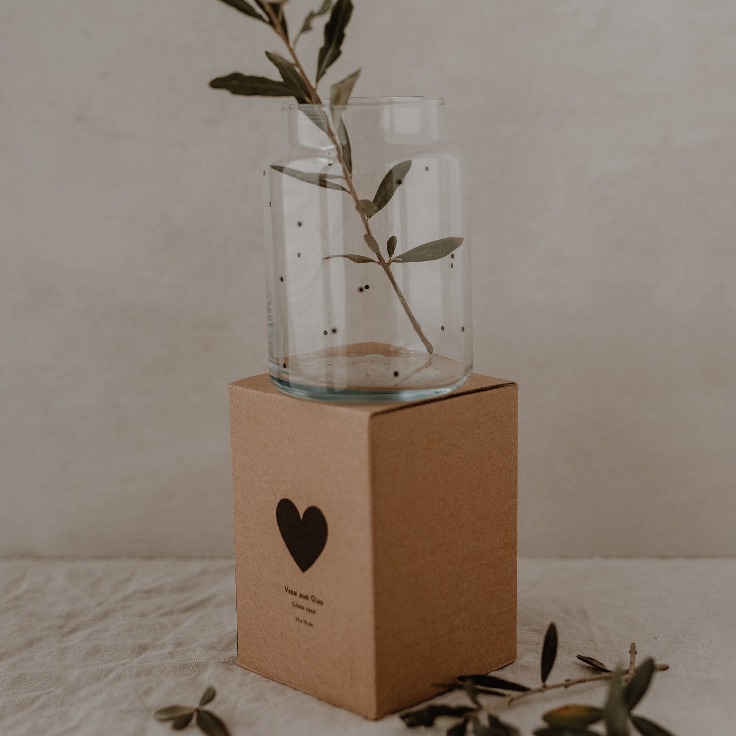 Vase aus Glas Punkte gross schwarz - Eulenschnitt