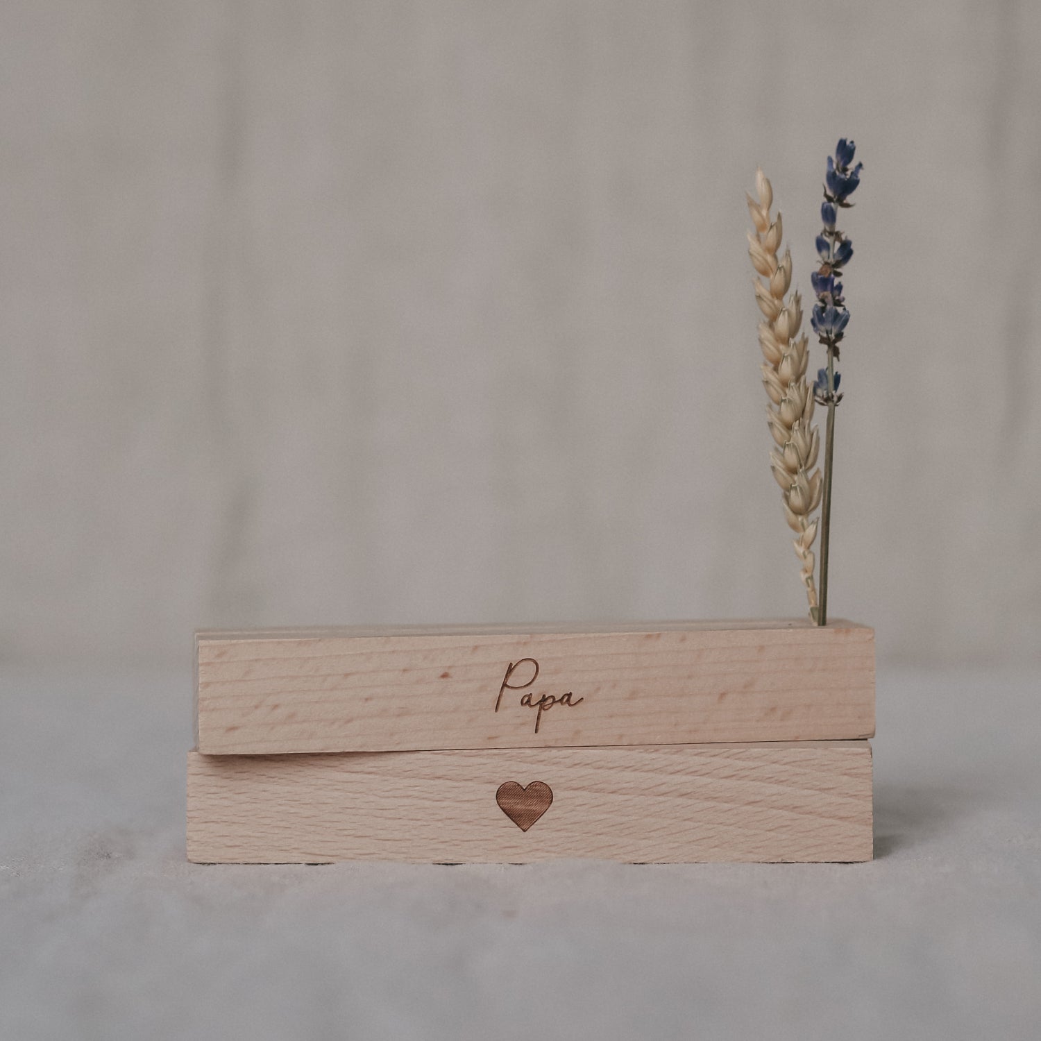 Blumen– & Kartenständer "Papa" & Herz 2er Set - Eulenschnitt