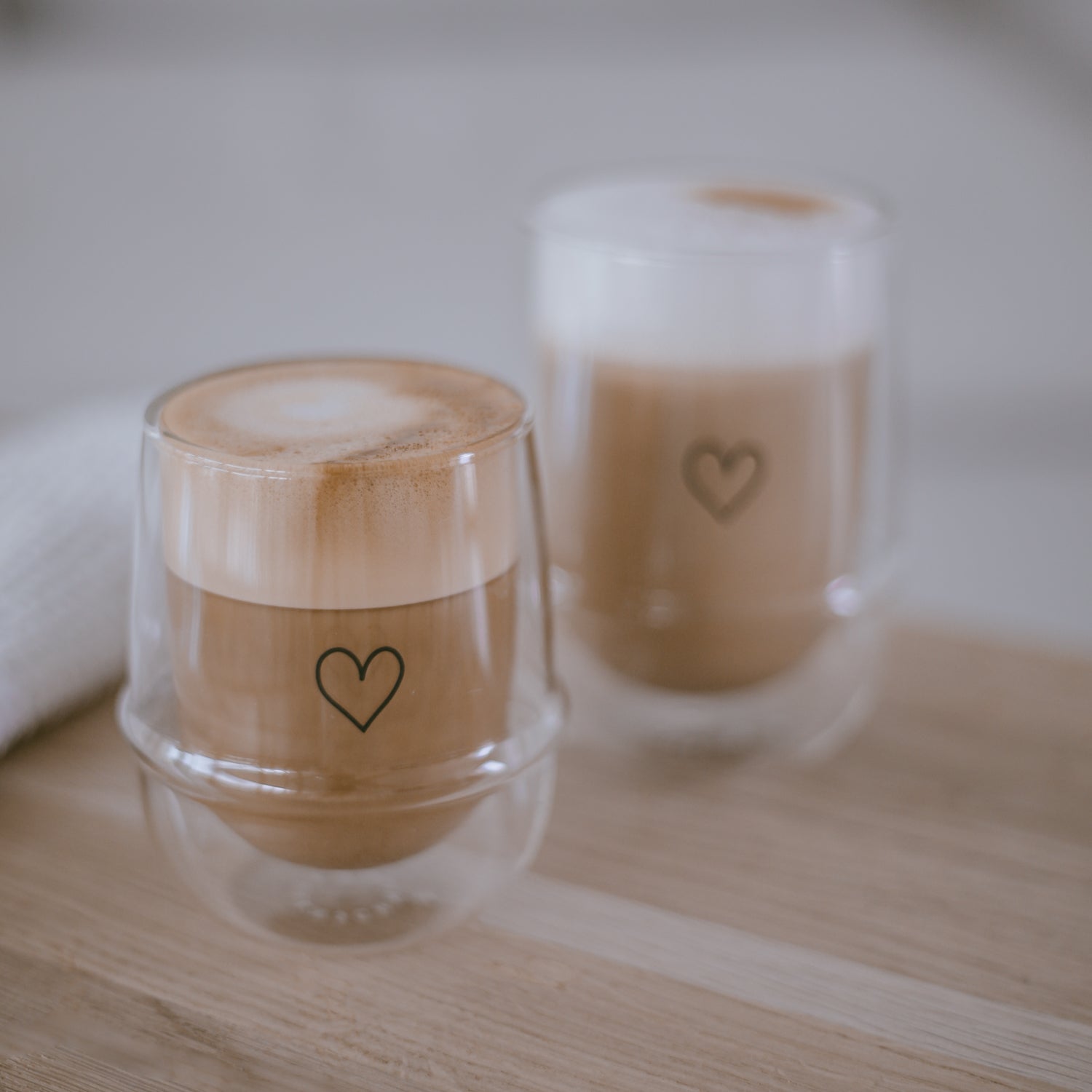 Doppelwandiges Cappuccinoglas Herz 220ml schwarz - Eulenschnitt