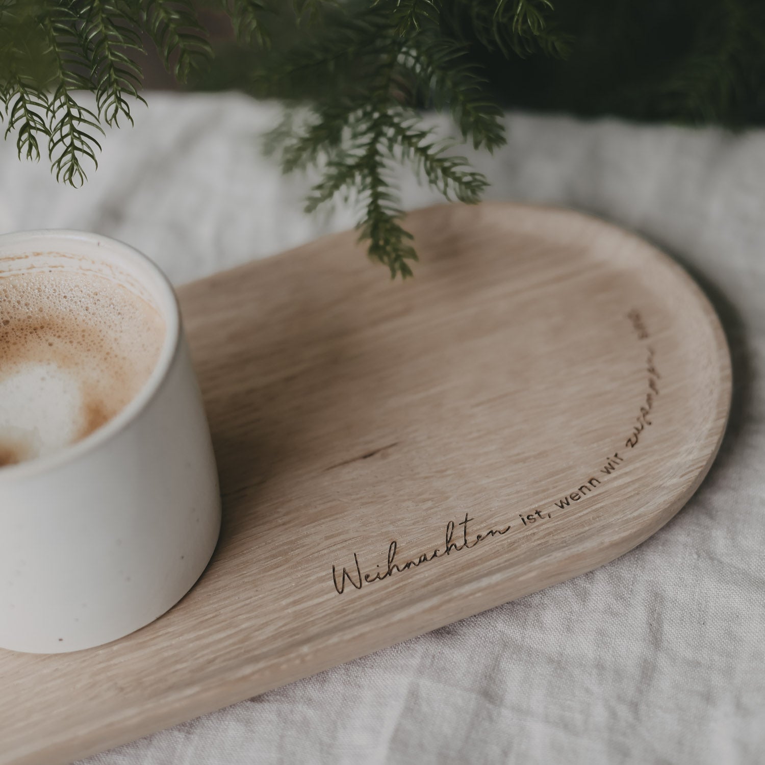 Holztablett "Weihnachten ist, wenn wir zusammen sind" - Eulenschnitt