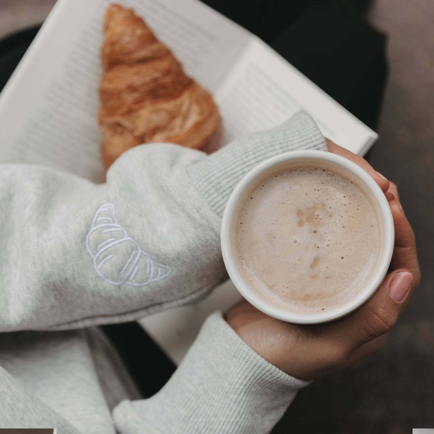 Hoodie "Croissant & Coffee Club" S – Limited Edition - Eulenschnitt