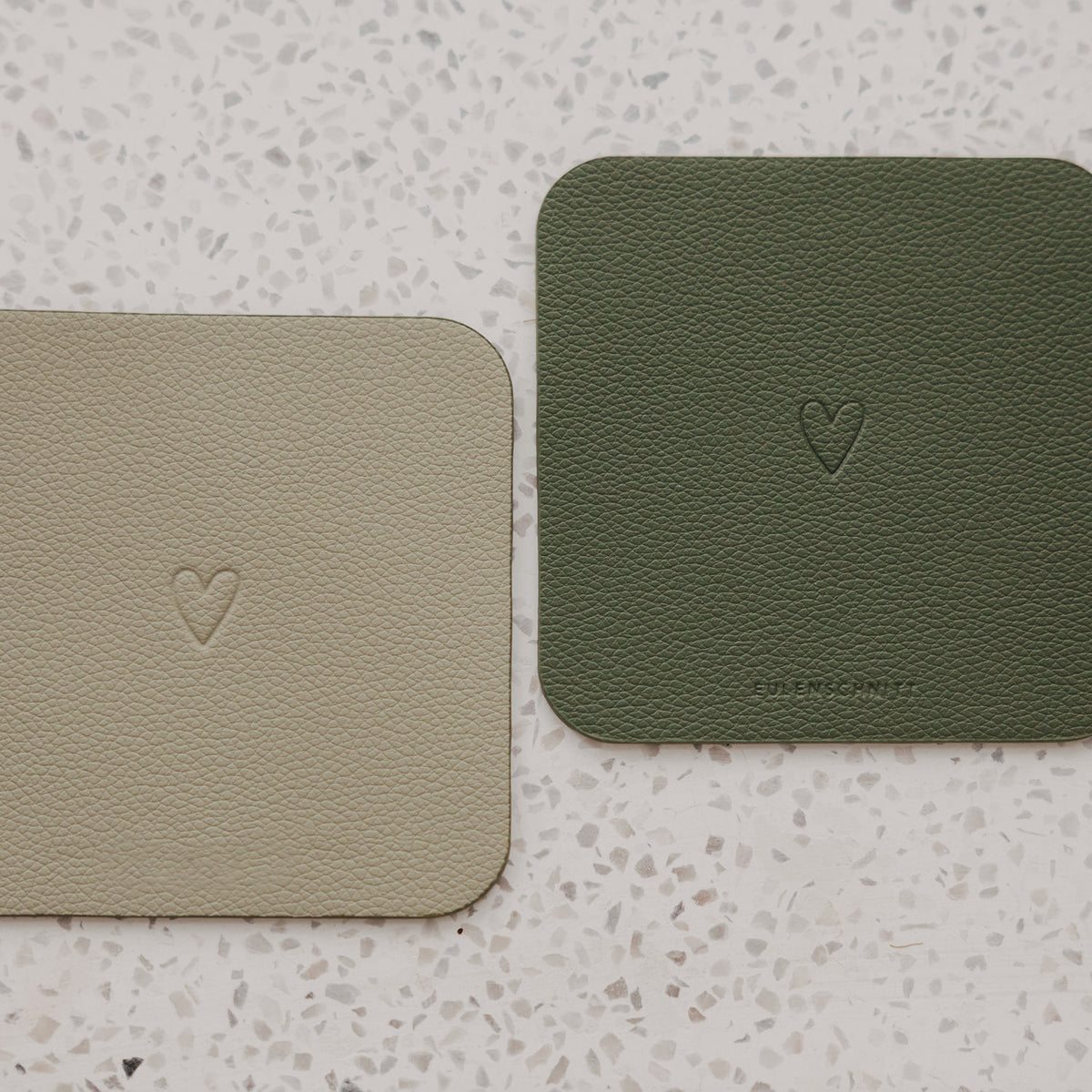 Sottobicchieri quadrati cuore set da 2 verde - Eulenschnitt (Immagine 3)