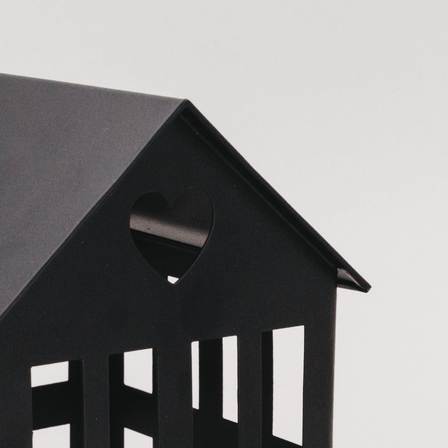 Casa in metallo mini nera - Eulenschnitt