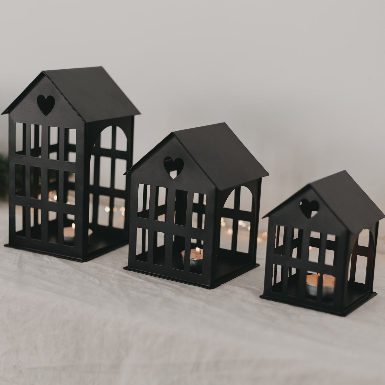 Metallhaus mittel schwarz - Eulenschnitt