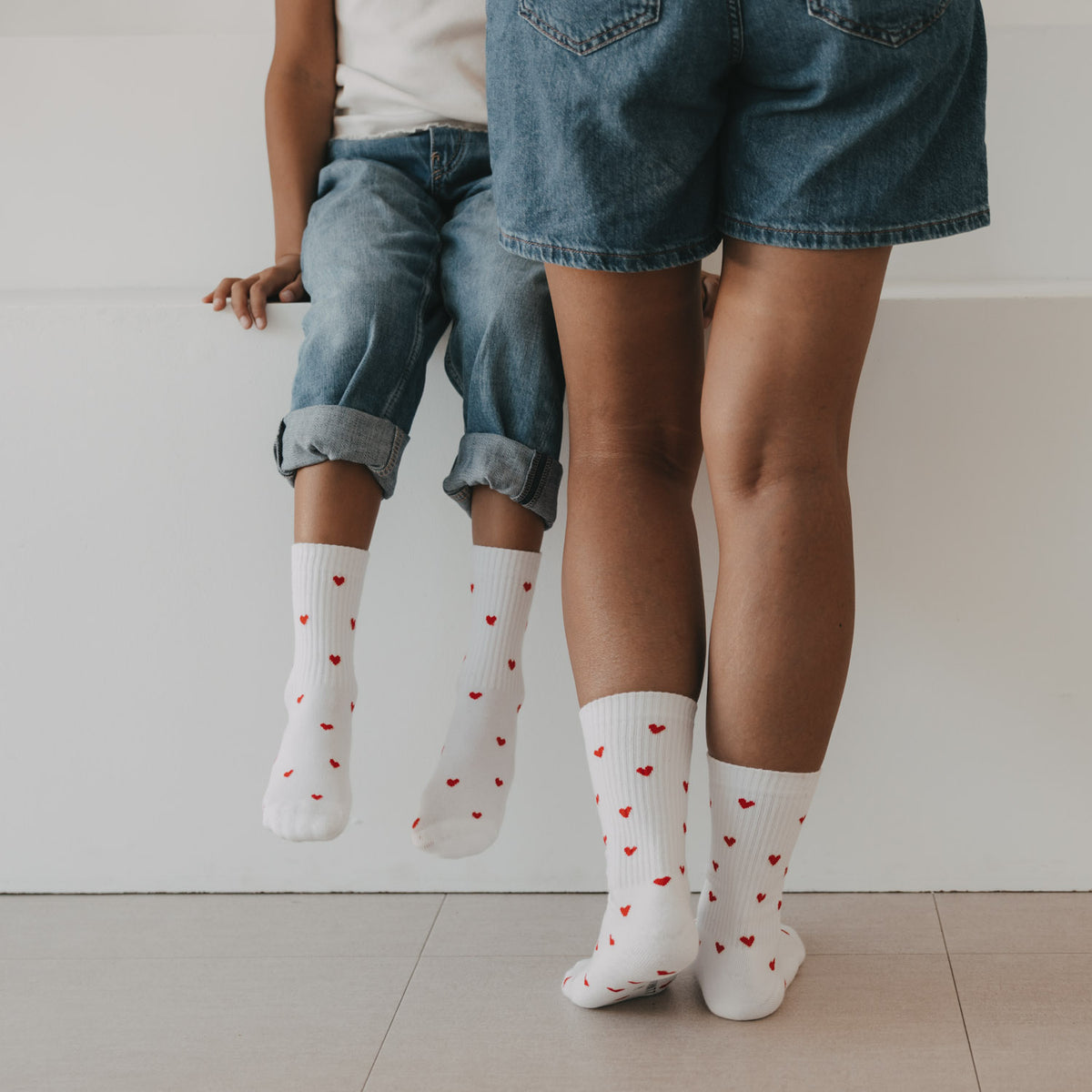 Kids socks red hearts white 27-30 - Eulenschnitt (Image 4)