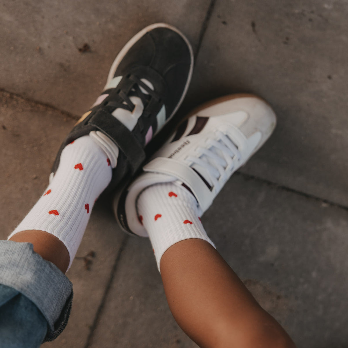 Kids socks red hearts white 23-26 - Eulenschnitt (Image 2)